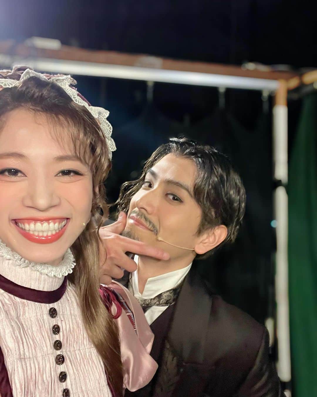 黒羽麻璃央のインスタグラム：「#LUPIN  本日もありがとうございました！  素敵笑顔のなっちゃん。ハッピーオーラ常に出てますよね！周りの空気がポワッーとしてるし周りにもいい影響を与えれるそんなお方ですクラリスさんとても素敵でございます^ ^ そしてクラリスの精の皆様とも。皆様表現力はんぱないなー、しなやかさと強さ。羨ましい。。。観てると自分まで上手くなった気がしたり（大勘違い） そして大好きな宮さん！そしてそして20世紀騎士団の皆様！ もうこの方達と一緒にいるときの安心感やばいです、舞台上にいてもなんか落ち着きます。なんか安心感通り越して落ち着いたら一緒にこたつに入ってみかんとか食べたい。ごめんなさい大先輩方に。。。 ちなみに朝隈さんの真似していつもアップしております。（いい声） さ！残り1回！頑張ります！  いつも応援してくださってる方はお気づきかと思いますが、最近私それなりの長文書くのにハマっております。 だがしかし、来週あたりからまたsns更新しなくなったら叱ってくださいね。。。」