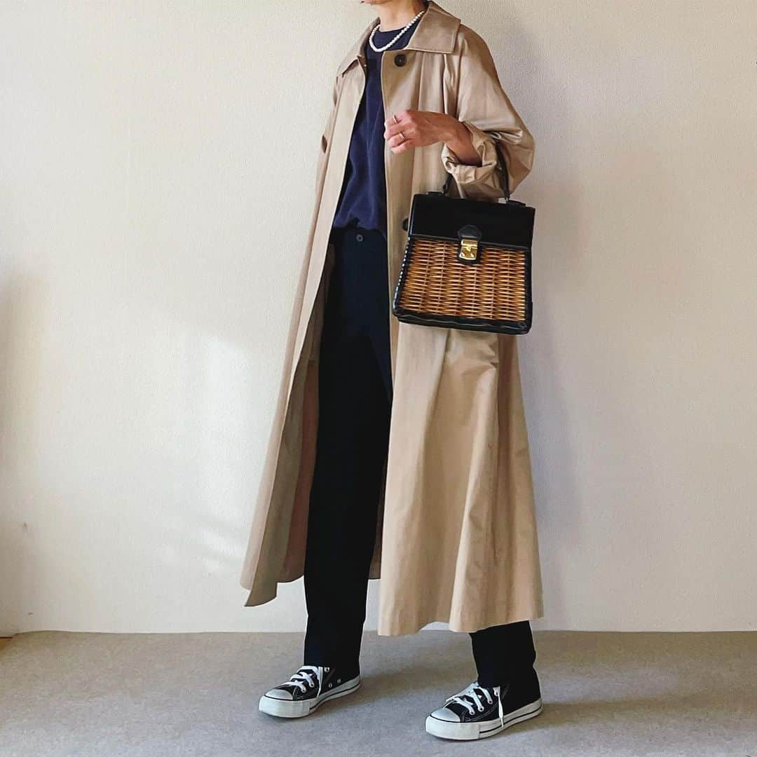 canariaさんのインスタグラム写真 - (canariaInstagram)「_  ネイビー×黒 の色合わせ パンツは数年前購入の UNIQLOメンズ  tops #canaria_style pants #uniqlo  coat #spickandspan  shoes #converse bag #ebagos necklace #canariaaccessory   #アラフィフファッション #50代ファッション #大人カジュアル #カジュアルスタイル #canariacoordinates」11月27日 18時18分 - canaria_rs