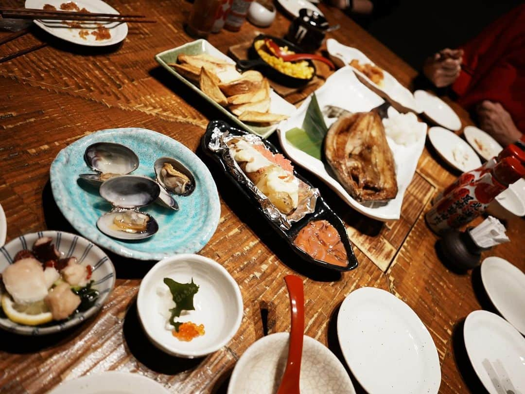 LiSAさんのインスタグラム写真 - (LiSAInstagram)「札幌2日で4日分食べた🤤 お腹が北海道🐄 ごちそうさまでしたっ🫶😋♡ #シフクノトキ　#LANDERツアー」11月27日 18時35分 - xlisa_olivex