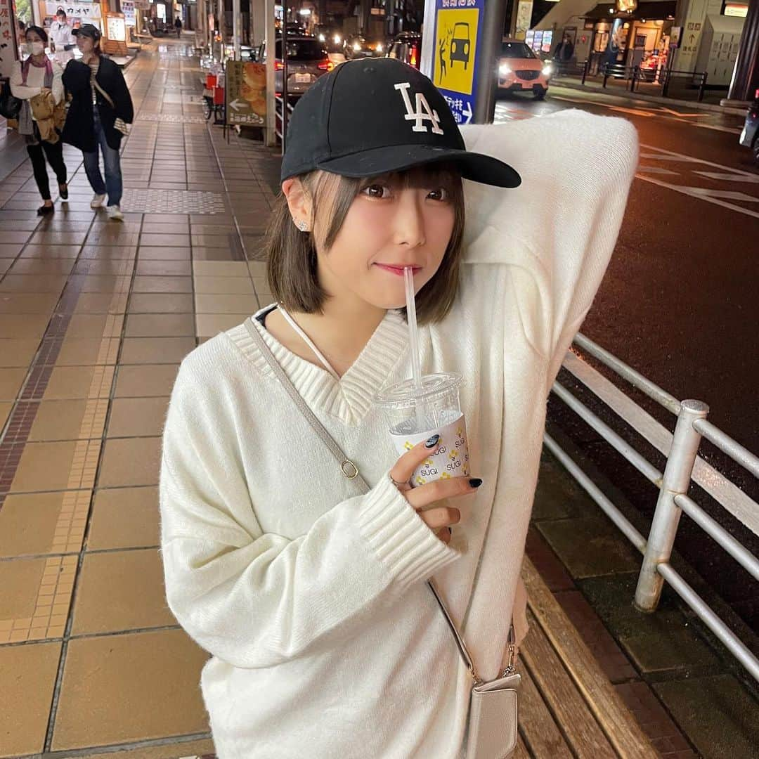 益田愛里沙のインスタグラム：「食べ歩きしよー！って思ってたのに扁桃炎で喉痛すぎて何も食べれなくてひたすら蜂蜜レモン飲んでた、☹️🐰  リベンジしたいから今度一緒に行ってくれない🥺？」