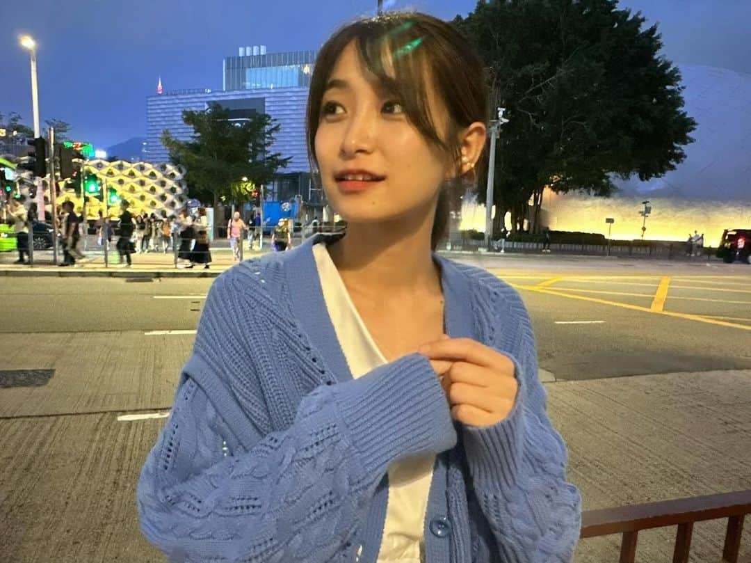 のインスタグラム：「. 12/2(Sat)8:00〜  「朝だ!生です旅サラダ」出演させて頂きます✈️ . 海外リポーターとして初めての国は香港🇭🇰 初めてのリポートとしてのお仕事で 不慣れな点はたくさんあると思うけど 香港の魅力が伝われば嬉しいなぁ！ 是非チェックして頂けたら嬉しいです𓂃 𓈒𓏸 . 放送日過ぎたらSNSでも色々アップしていく予定です♪ そちらも是非チェックよろしくお願いします✌︎✌︎ . #旅サラダ #香港」