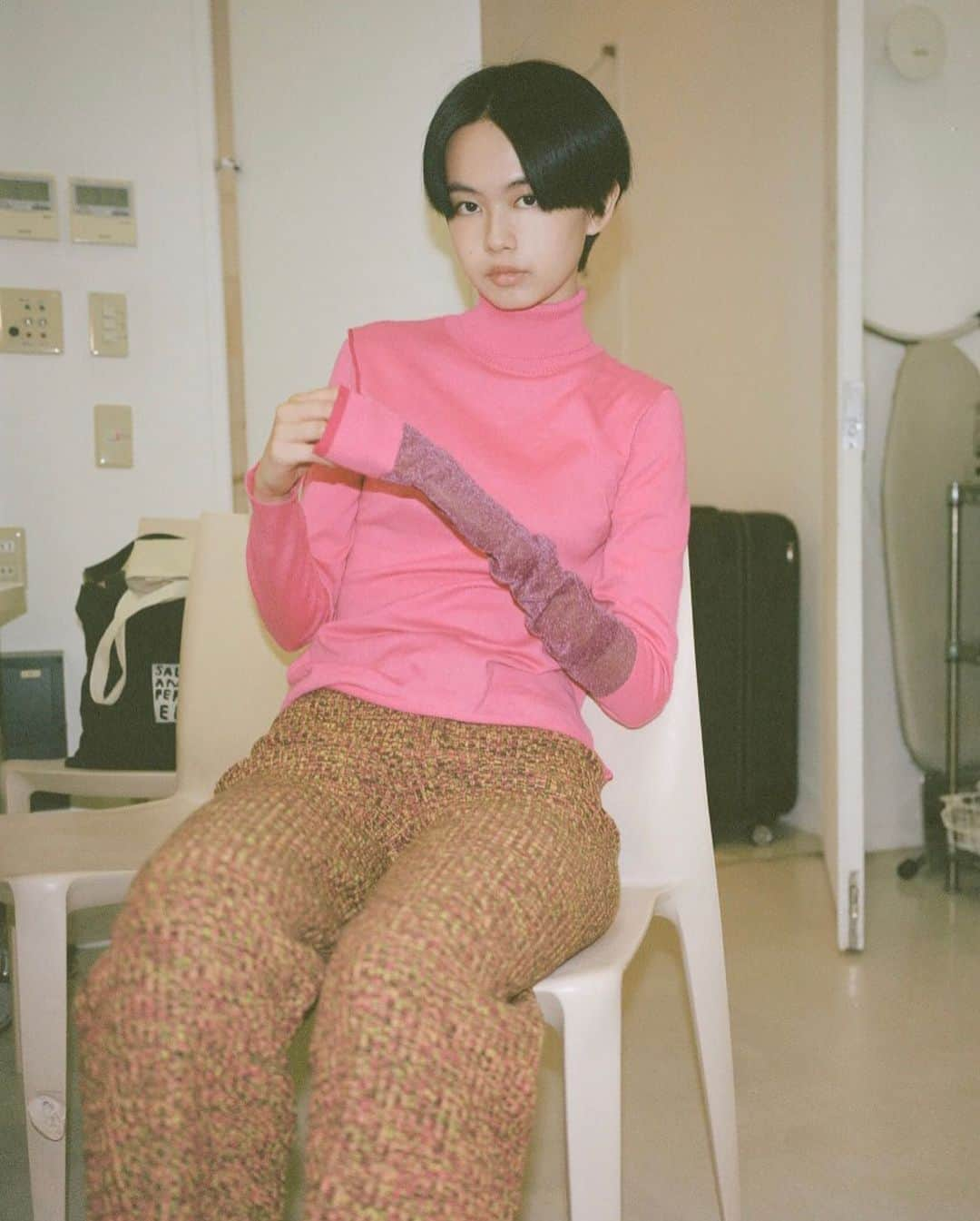 sodukさんのインスタグラム写真 - (sodukInstagram)「fall winter 23 collection one long knit top is available in pink, navy and gray.  #soduk #soduk23fw」11月27日 18時47分 - soduk_official