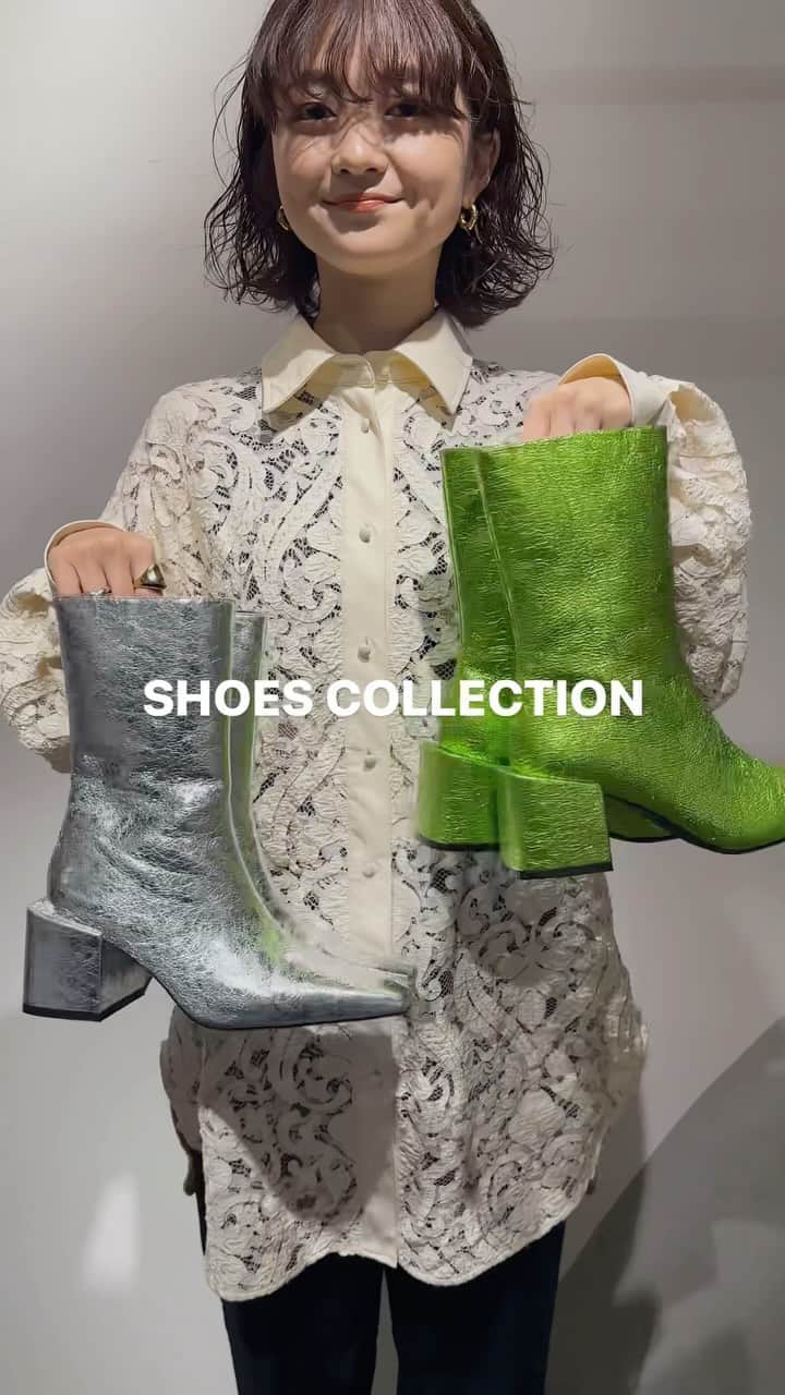 Ameri VINTAGE LUMINE SHINJUKUのインスタグラム：「. 【SHOES COLLECTION👢】  ❶ROUND HEEL BASIC PUMPS (02321260110) ￥22,000 tax in  ❷WATER PROOF SHORT BOOTS (01321221260) ￥23,100 tax in  ❸DIAGONAL TOE BOOTS (02321220100) ￥23,100 tax in  ❹WESTERN STUDS LONG BOOTS (01321281300) ￥33,000 tax in  ❺VOLUME FUR SANDAL (01321281270) ￥18,150 tax in  ❻UND CRACKED METALLIC BOOTS (02321280730) ￥24,200 tax in  ❼RIBBON SET BALLET SHOES (01321261290) ￥20,350 tax in  @_23_ayana 164cm Mサイズ着用  @amerivintage #amerivintage  #ameri #ameri_staffsnap #ameri2023autumnwinter #shoes」
