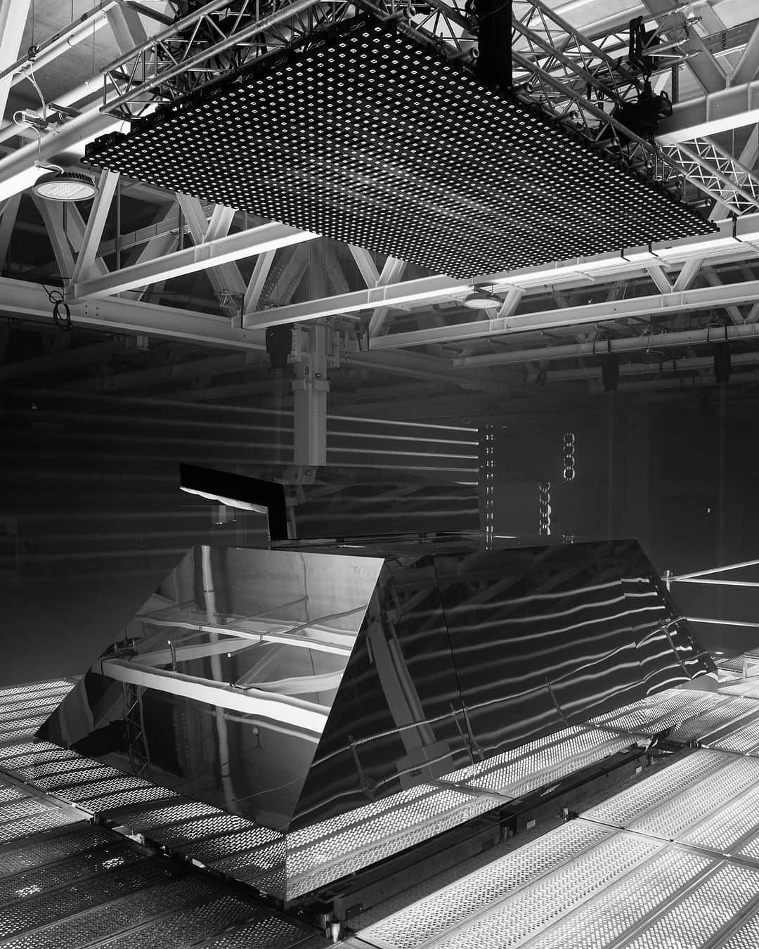 DOVER STREET MARKET GINZAのインスタグラム：「MONCLER + RICK OWENS coming soon to Dover Street Market Ginza 3F Rick Owens Space. @rickowensonline  @moncler @remoruffini  @doverstreetmarketginza  #doverstreetmarketginza」