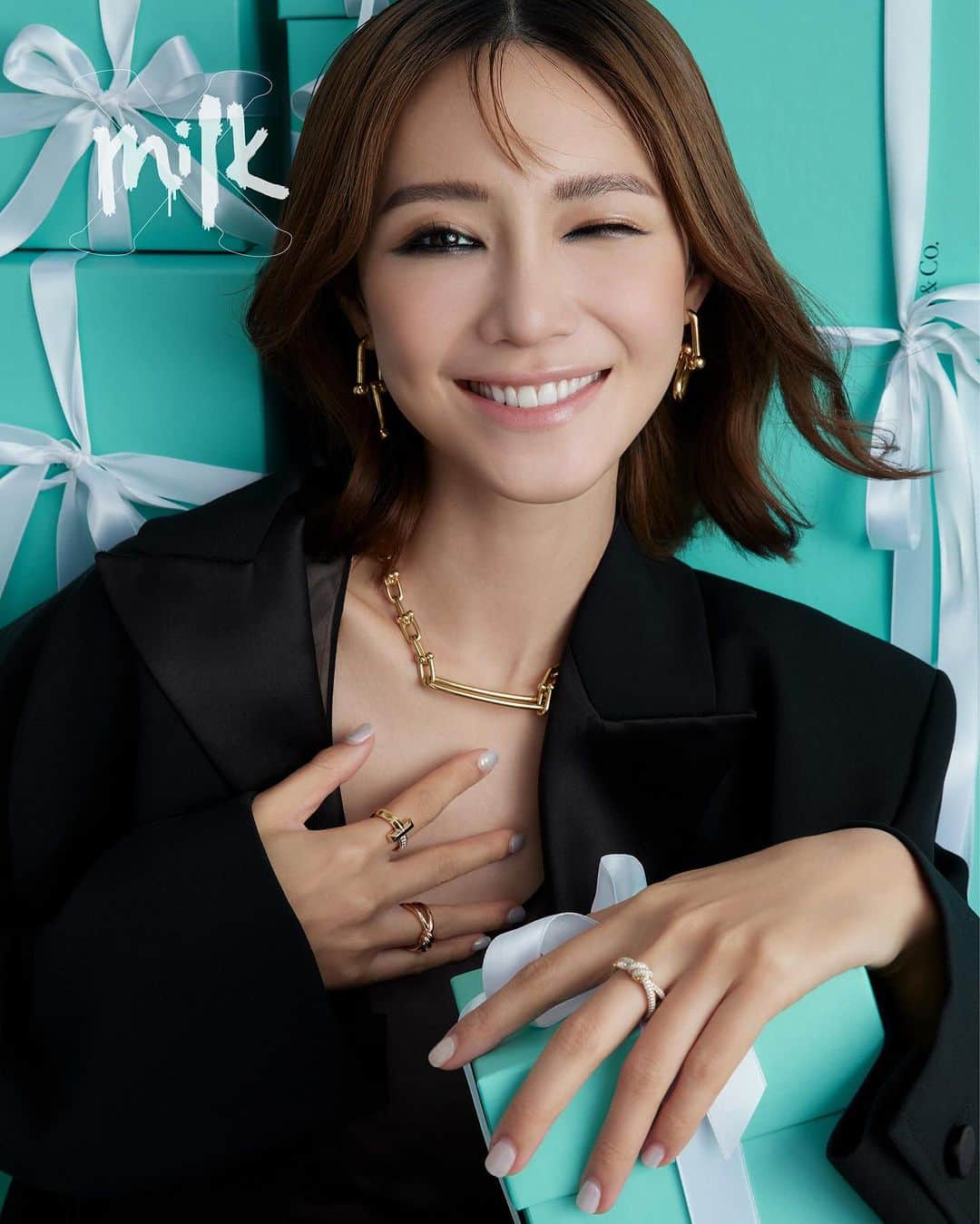 Elva Niさんのインスタグラム写真 - (Elva NiInstagram)「✨MY TIFFANY HOLIDAY✨ Have yourself a merry little Christmas Let your heart be light From now on our troubles will be out of sight  @tiffanyandco @milkxhk #ATiffanyHoliday #TiffanyAndCo #TiffanyHK #milkxhk #digitalcover」11月27日 19時00分 - misselvani