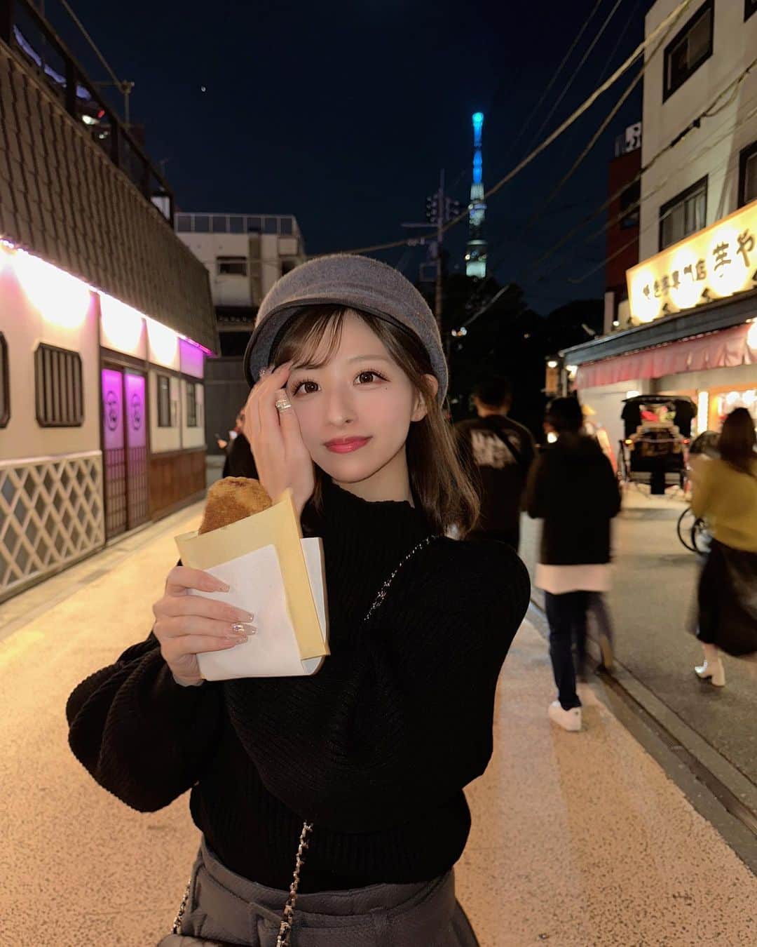 渡辺葉月さんのインスタグラム写真 - (渡辺葉月Instagram)「浅草でコロッケ食べたおいしかった❕」11月27日 19時14分 - hazu.1123