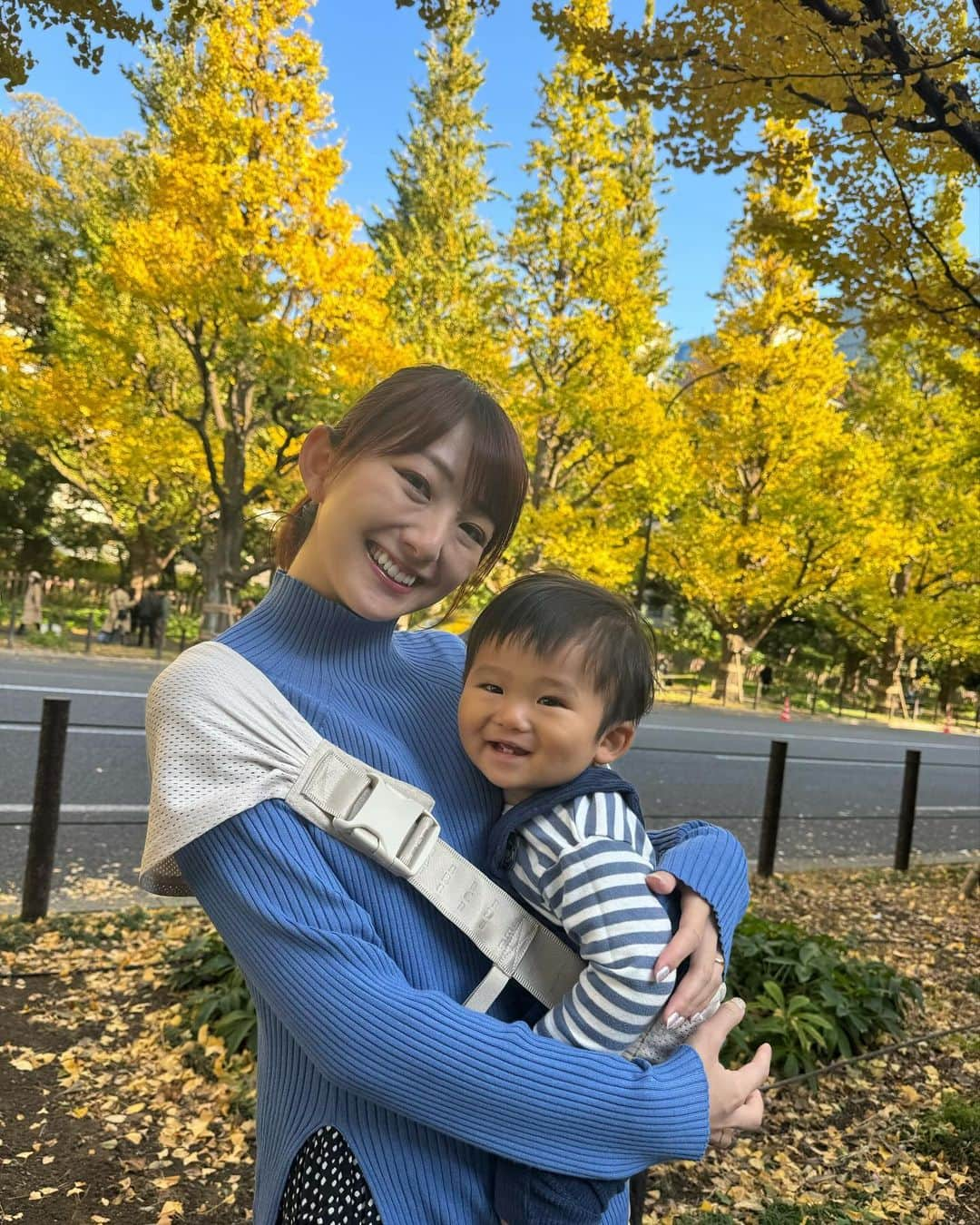 尻無浜冴美さんのインスタグラム写真 - (尻無浜冴美Instagram)「いちょう並木 8くんと初めて見れた👶💕  #一歳 #一歳児  #いちょう並木 #いちょう並木通り  #外苑前 #外苑前いちょう並木  #男の子ベビー #外苑前銀杏並木  #第一子 #いちょうの木 #スモルビ #ヒップシート」11月27日 19時13分 - saemi_shinahama