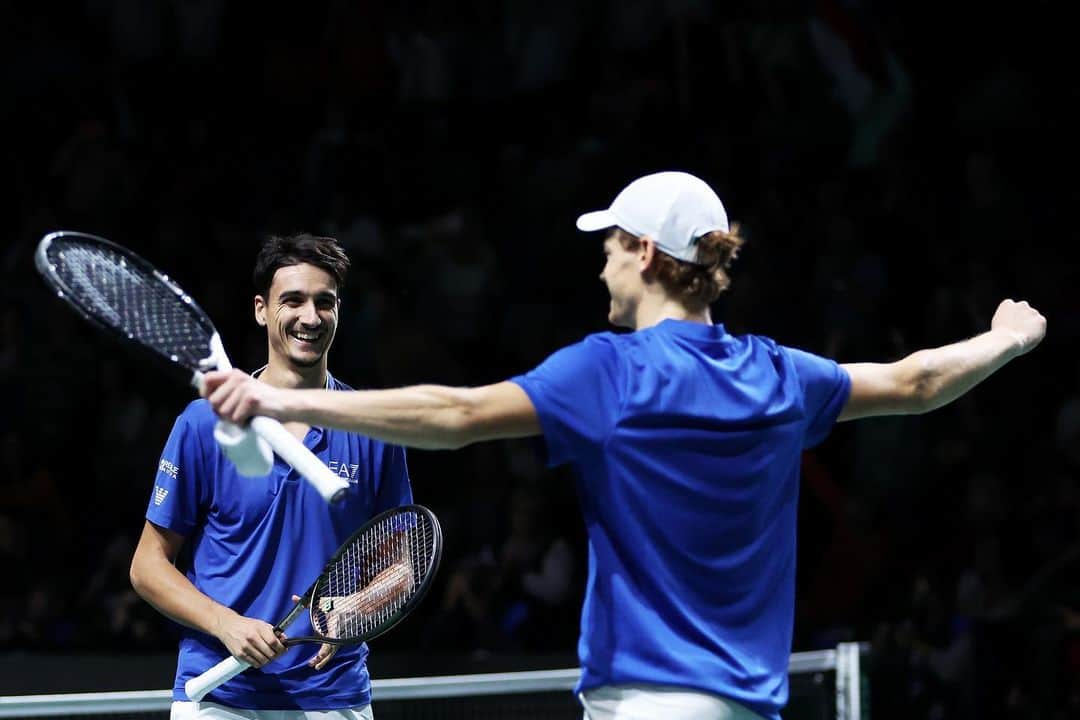 Armani Officialさんのインスタグラム写真 - (Armani OfficialInstagram)「Congratulations to team Italy for winning the Davis Cup first title after 47 years.  #EA7 @daviscup @lorenzosonego」11月27日 19時21分 - emporioarmani