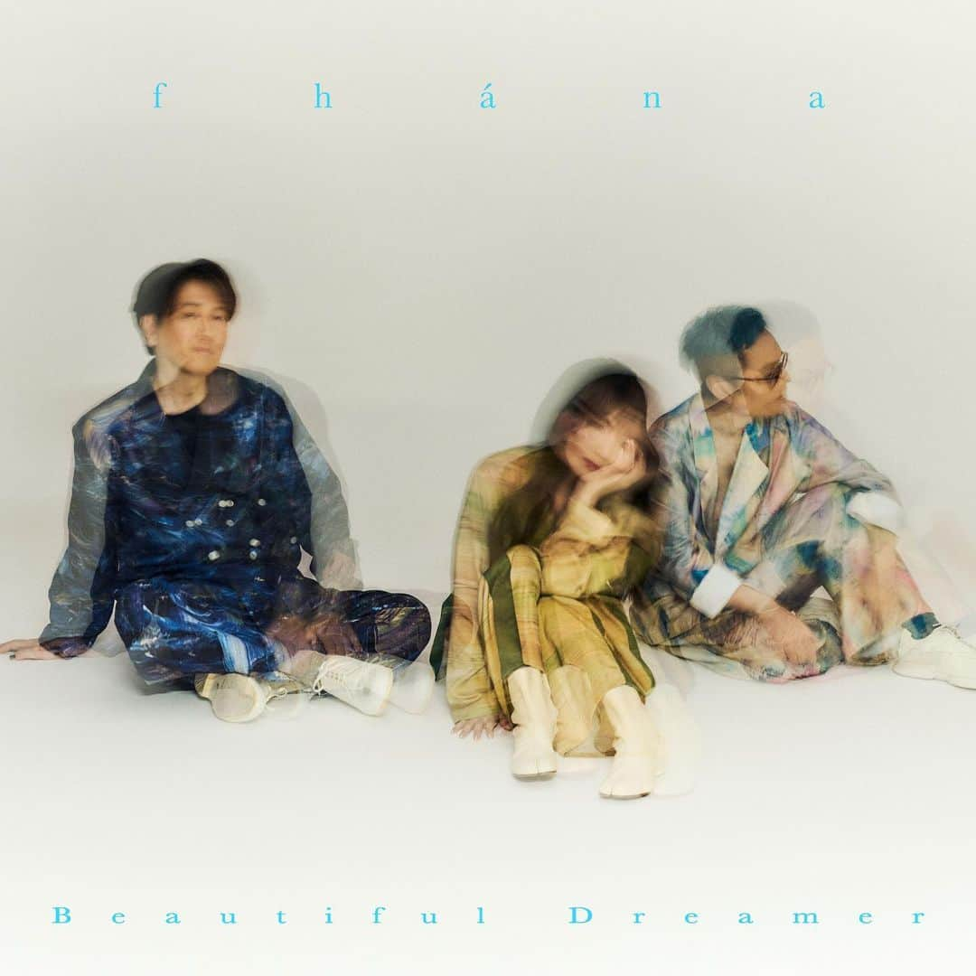 towanaのインスタグラム：「2023.12.20 fhána 1st EP『Beautiful Dreamer』  01. 夢 02. 永遠という光　（『ONE.』OP主題歌） 03. Beautiful Dreamer 04. Turing 05. 光舞う冬の日に 06. Last Pages　（『ONE.』ED主題歌）  ♦︎ DVD付限定盤 ・「永遠という光」Music Video ・「永遠という光」Music Video メイキング映像  #fhána_dreamer @fhana_official」