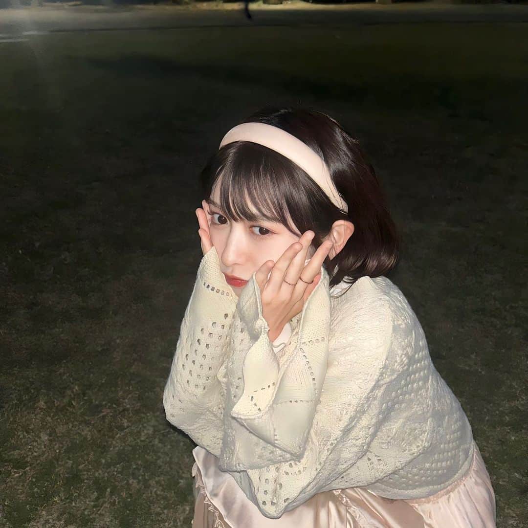 小泉遥香さんのインスタグラム写真 - (小泉遥香Instagram)「￤𝔀𝓲𝓷𝓽𝓮𝓻…☃❄  もう冬だね😖🍃  皆は冬になると食べたくなるものある??  私はちょっと前に火鍋屋さんに行ってから火鍋とおでんモチベが凄いよ!!🤗🍢🔥  あったかいもの食べて乗り切ろう！  #冬 #おでん #火鍋 #デート #モデル #アイドル#コーデ #ボブ #韓国ボブ#モテコーデ #淡色女子 #淡い民  #おすすめのお店ぷりーず#クリスマス#クリスマスデート  #winter #idol #date#model #christmas #code #ootd」11月27日 19時34分 - haruka_koizumi_official