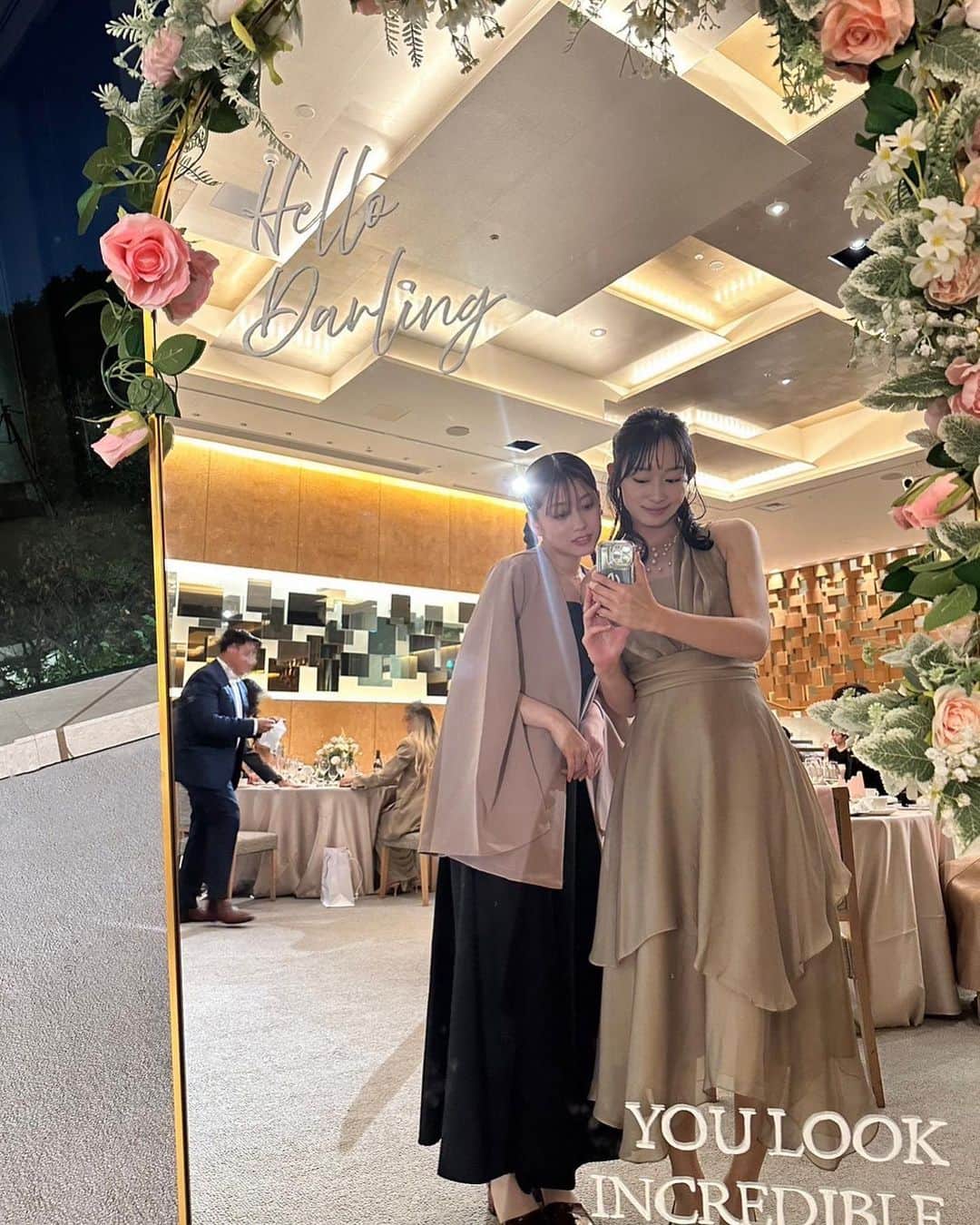 谷本琳音さんのインスタグラム写真 - (谷本琳音Instagram)「🥂  上京してすぐ出会えた大事な友達の結婚式に 行ってきたの〜  2人がほんとに幸せそうで、とっても綺麗で こっちまで幸せな気持ちで胸がいっぱいになりました 心からおめでとう  結婚式にも呼んでくれてありがとう  ヘアアレンジは安定のユイさん( @yaanyoyo ) 最強です、いつもありがとう🔥  (そうです。結婚式からの乃々花の舞台いきました贅沢な一日でした)  dress @louere.official  jacket @louere.official  shoes @rosebud_official_   necklace @goldy_jp  ear cuff @ete_official   #結婚式 #結婚式コーデ #結婚式ヘアアレンジ  #お呼ばれドレス #お呼ばれヘア #お呼ばれコーデ」11月27日 19時41分 - rion_tanimoto