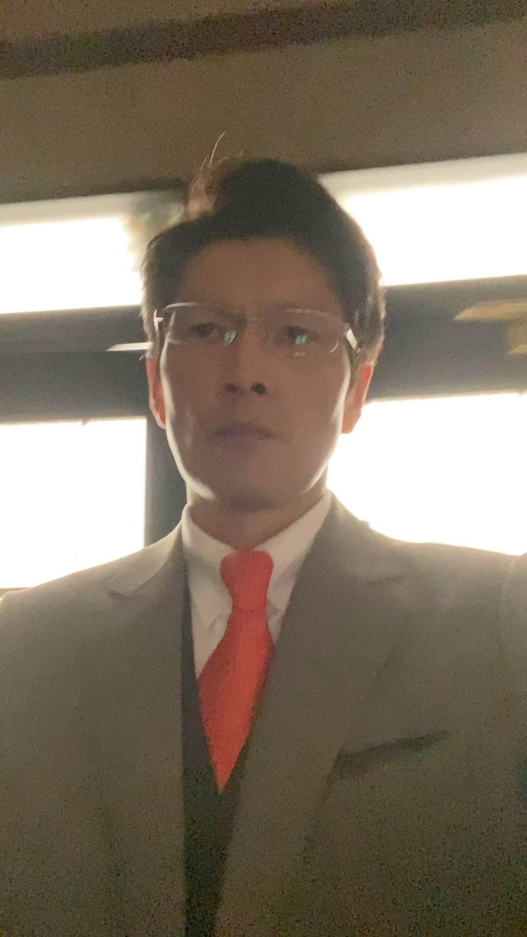 丸山智己のインスタグラム：「皆さんこんにちは。 横浜テレビ社長の筒井です。 葵亭でご飯を食べるのが夢です。  さて今夜9時からは 『ONE DAY〜聖夜のから騒ぎ〜』 第8話 ぜひご覧くださいm(_ _)m  #ONEDAY #ONEday聖夜の」