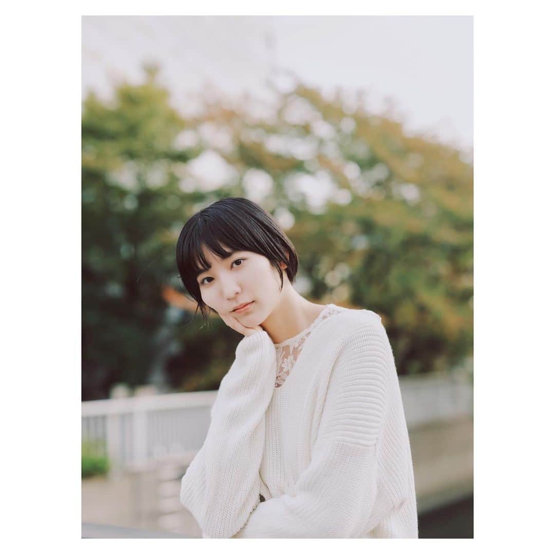 小貫莉奈のインスタグラム：「インスタライブは近日中にやる予定です！ 日程はもうちょっとお待ちを〜🙇‍♀️  photo: @satoruakiba_   #portrait #photograph #Japan #photography #ポートレート #makeup #shooting」