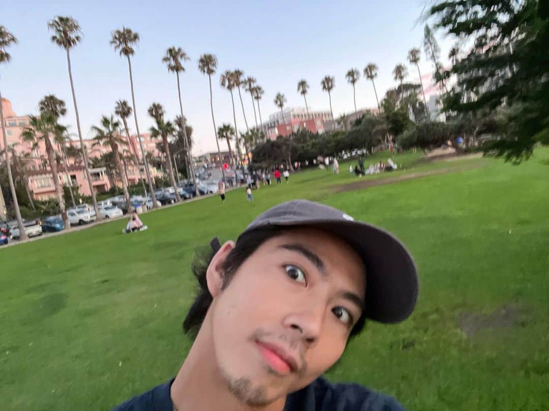 賀来賢人のインスタグラム：「love to go there again🦵」