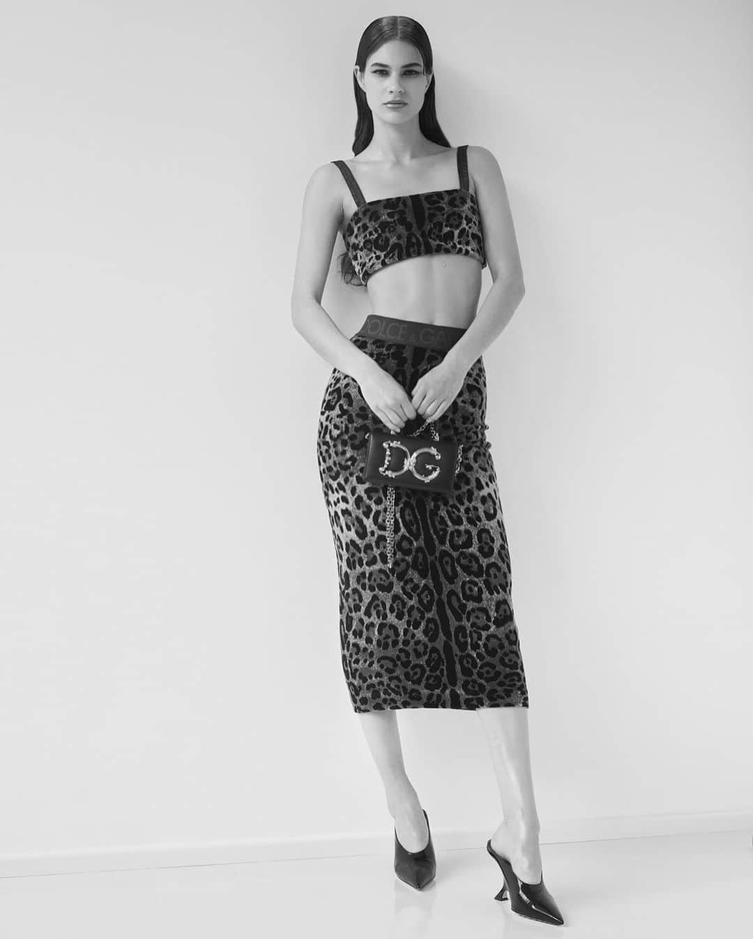 エルエヌシーシーのインスタグラム：「IN FOCUS: DOLCE & GABBANA   Dolce & Gabbana bares its deepest essence for Autumn/ Winter 2023   Photography: @lowe_h_seger  Photography Assistant: @stefanogiovannigiuliano MUA: @feycarlaa Talent: @georgestaylor_at @milkmodelmanagement Words: @chloesmarlow   View all @dolcegabbana via link in bio.」
