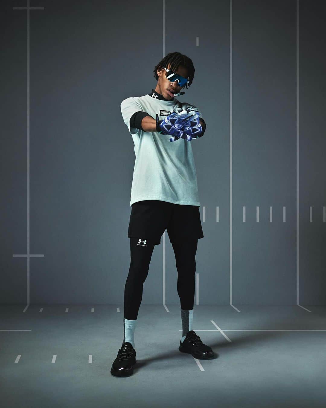 Under Armourのインスタグラム：「Up your game this Cyber Monday with deals on your favorite UA gear like #UASlipSpeed and ColdGear® baselayer! Shop now before they’re gone🔥」