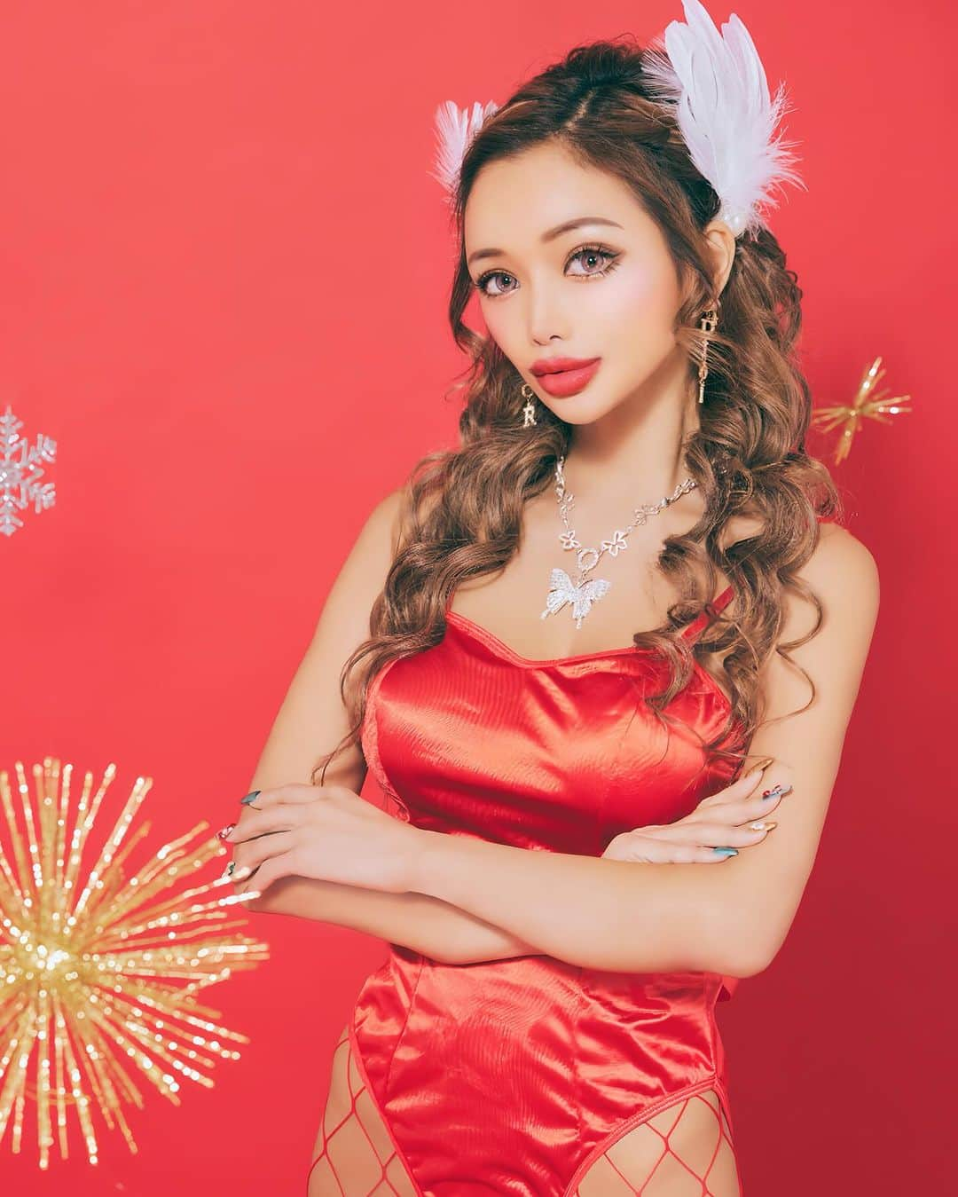 藤木そらのインスタグラム：「街はすっかりクリスマスモードになりましたね🩷😍‼️みなさまはなにするかな？ദി ᷇ᵕ ᷆ )  先日  @murataphotostudio でクリスマス🎅っぽ写真撮ってきた☺️💖  可愛いいクリスマスな背景にしてもらって素敵な作品が撮れたよദി ᷇ᵕ ᷆ )ありがとうございました🎶🎶  村田写真館では、宣材写真やマタニティ、家族写真、七五三など様々な写真を撮ってるみたいだよ❣️❣️  ぜひ近くの方は撮ってみてね💚🩵  . . . . . . . . #PR #村田写真館 #川崎写真館 #川崎撮影スタジオ #川崎撮影 #川崎フォトスタジオ #クリスマス #クリスマスコーデ #Christmas #撮影モデル #modelshoot #modelo」