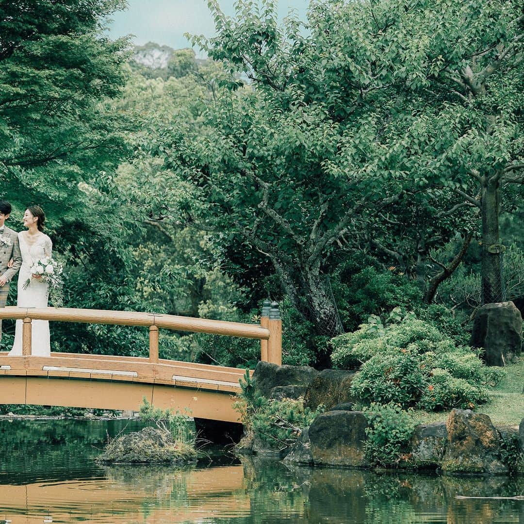 ザ・ヒルトップテラス奈良さんのインスタグラム写真 - (ザ・ヒルトップテラス奈良Instagram)「.....  ザ・ヒルトップテラス奈良 ブライダル  奈良の歴史と共に 時を刻んできた The Hilltop Terrace Nara. 奈良の象徴的な大自然の空間で迎える特別な一日を .....  @hilltopterracenara 詳細はプロフィール欄のWEBサイト もしくは以下からお気軽にお問い合わせください。  住所：〒630-8212 奈良県奈良市春日野町９８−１ 電話番号：0742-27-0555 公式HP：https://www.hilltopterrace.co.jp/  #ヒルトップテラス奈良 #hilltopterracenara  #奈良結婚式場 #奈良ゲストハウス #奈良前撮り #奈良結婚式 #奈良結婚式 #奈良結婚式場 #奈良前撮り #奈良結婚式場探し  #プレ花嫁 #プレ花嫁さんと繋がりたい #プレ花嫁準備  #バンケット #披露宴 #式場見学 #式場レポ #結婚式レポート #挙式 #関西ゲストハウス」11月27日 20時00分 - hilltopterracenara