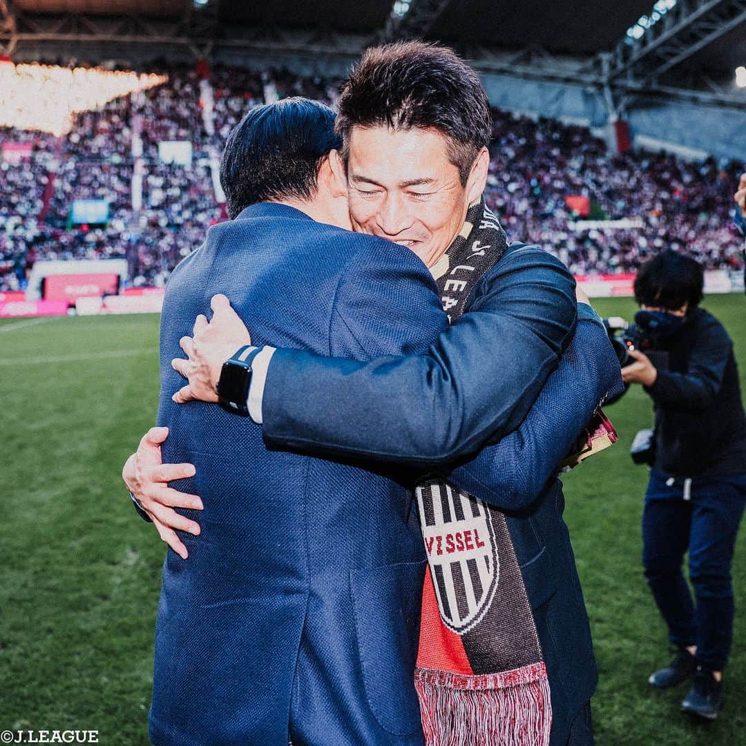 Ｊリーグさんのインスタグラム写真 - (ＪリーグInstagram)「#ヴィッセル神戸 歓喜の Ｊ１リーグ初優勝の瞬間を振り返る📸  #J30 #Jリーグ #jleague #サッカー #soccer #football 明治安田生命Ｊリーグ全試合はDAZN独占配信🎥」11月27日 20時00分 - jleaguejp