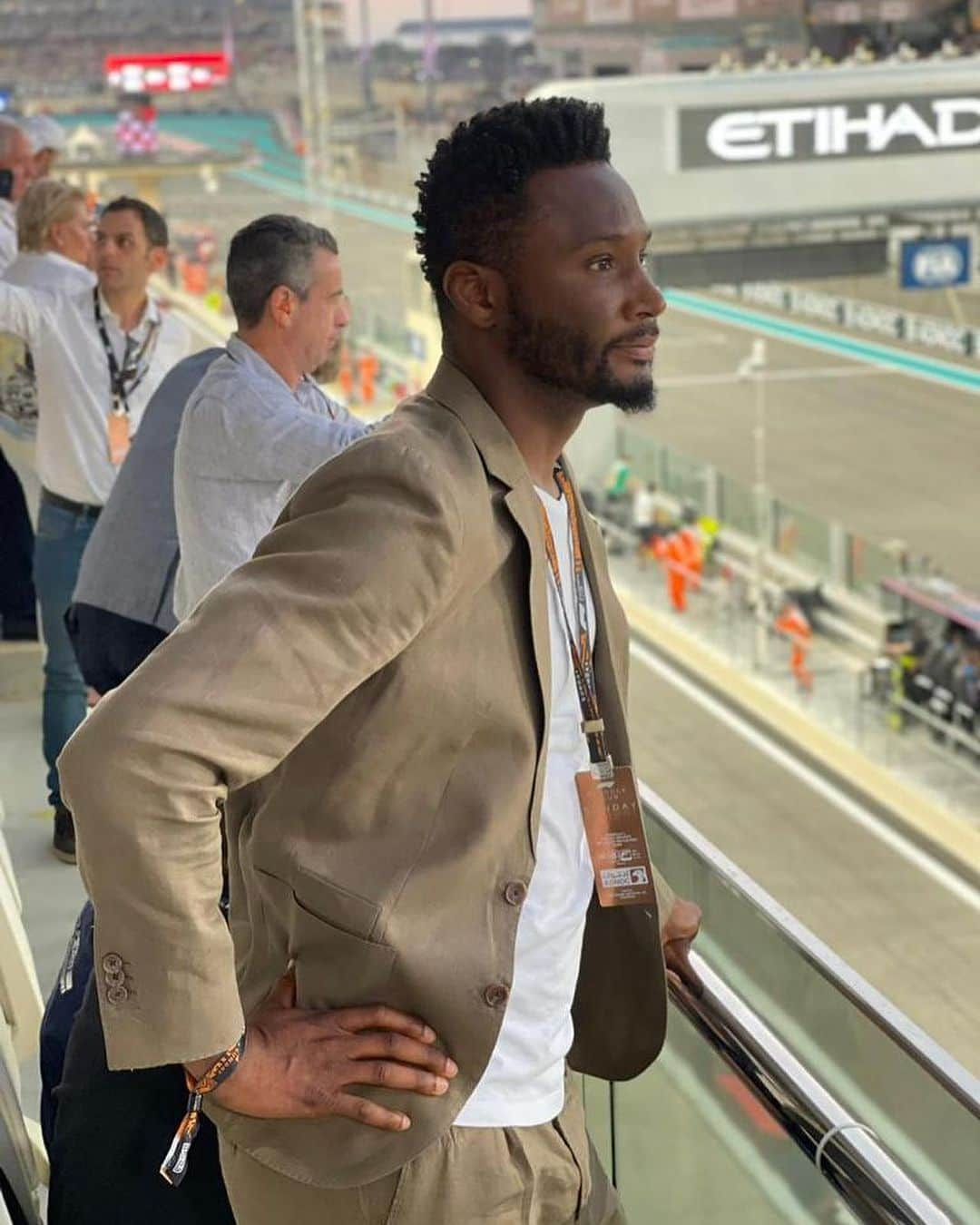 ミケル・ジョン・オビさんのインスタグラム写真 - (ミケル・ジョン・オビInstagram)「I had such a great time at the F1 Grand Prix in Abu Dhabi hosted by Abu Dhabi National Oil Company. Thanks for having me guys 🙏」11月27日 20時01分 - mikel_john_obi