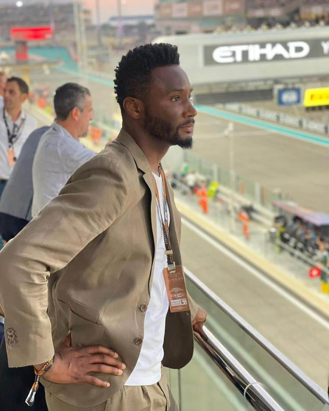 ミケル・ジョン・オビさんのインスタグラム写真 - (ミケル・ジョン・オビInstagram)「I had such a great time at the F1 Grand Prix in Abu Dhabi hosted by Abu Dhabi National Oil Company. Thanks for having me guys 🙏」11月27日 20時01分 - mikel_john_obi