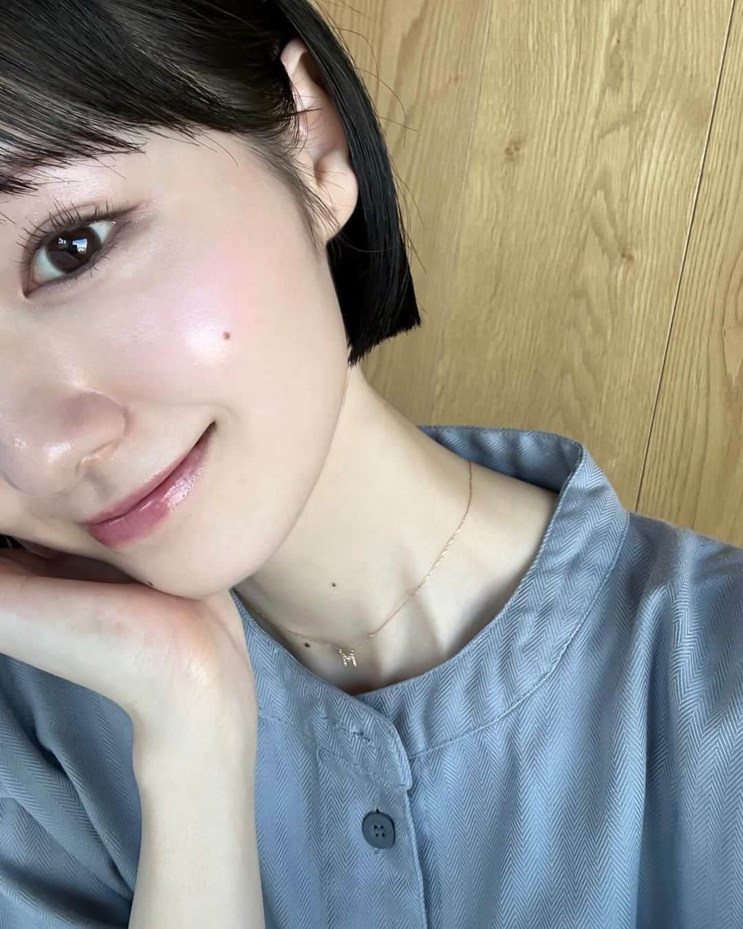 糸原美波さんのインスタグラム写真 - (糸原美波Instagram)「「化粧水の代わりに使う化粧水フェイスマスク」 ルルルンピュア エブリーズ 🧖🏻‍♀️🎀  いつも愛用しているルルルン ♡  お肌は保湿が大切なので 毎日朝夜パックをしているのですが 洗顔後や、お風呂上がりに パッと貼るだけなので楽ちん 🛁🫧  化粧水の代わりに毎日使えるパックなので その後のスキンケアはいつも通りでOK 🧏🏻  毎日使い続けてみると お肌の水分量が増えて、ハリツヤが ✨  シートもマシュマロみたいに柔らかく 伸びてくれるので 顔のパーツに合わせてピタッと貼れるところも 好きなポイント ☝🏻♡  #PR #ルルルン #化粧水フェイスマスク #パック #肌荒れを防ぐ」11月27日 20時03分 - minami_itohara