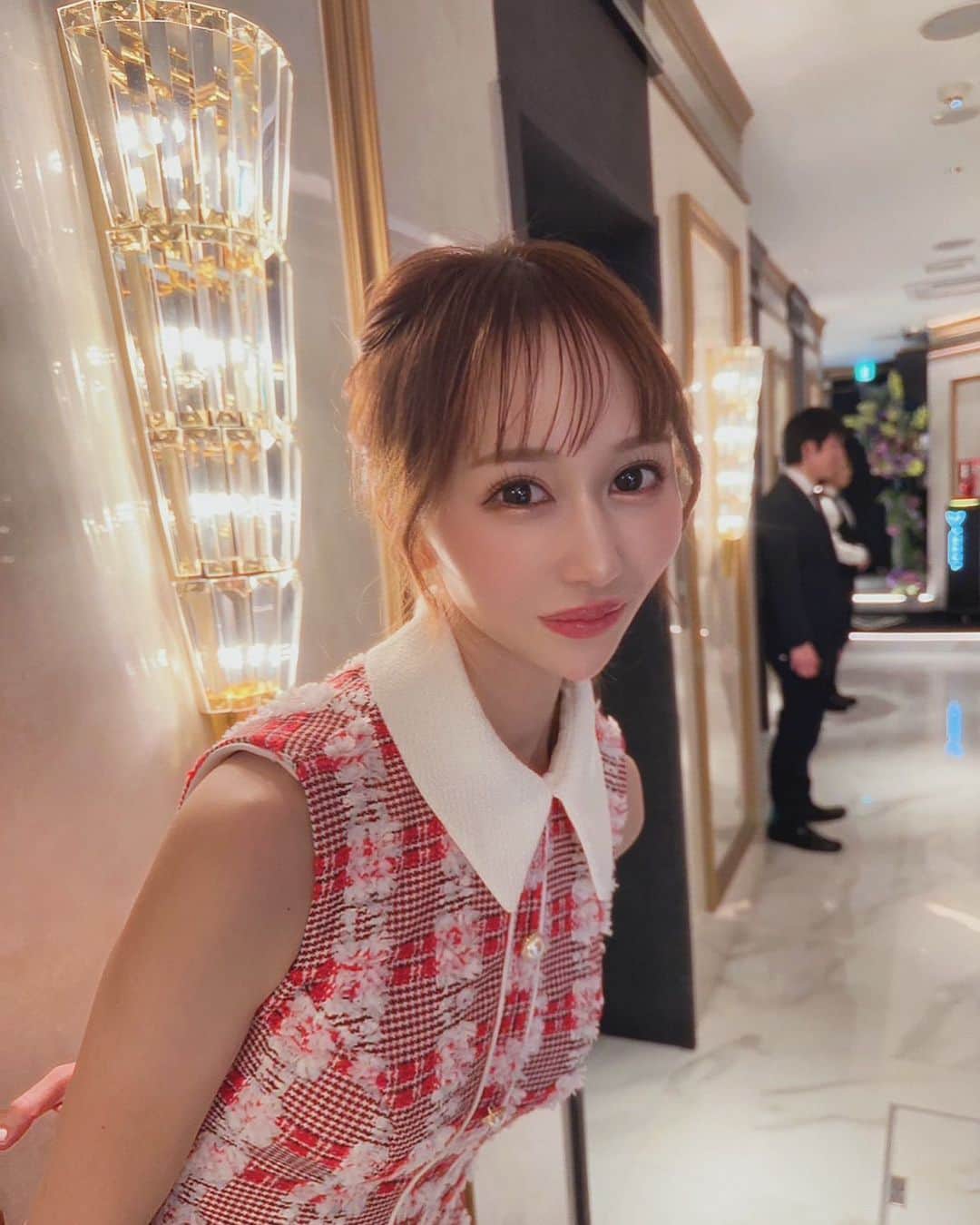 小林香菜のインスタグラム：「私の周り風邪引いてる人多い🤧 予定がいくつもなくなって悲しいけど体調第一で🤧🤧 みんなも気をつけてね✨ 新しいドレスいい感じ👗👗  #銀座　#ジェイボーグ　#jvogue  #ドレス　#sugarドレス #sugar #体調管理　#気をつけて　#🙋‍♀️」