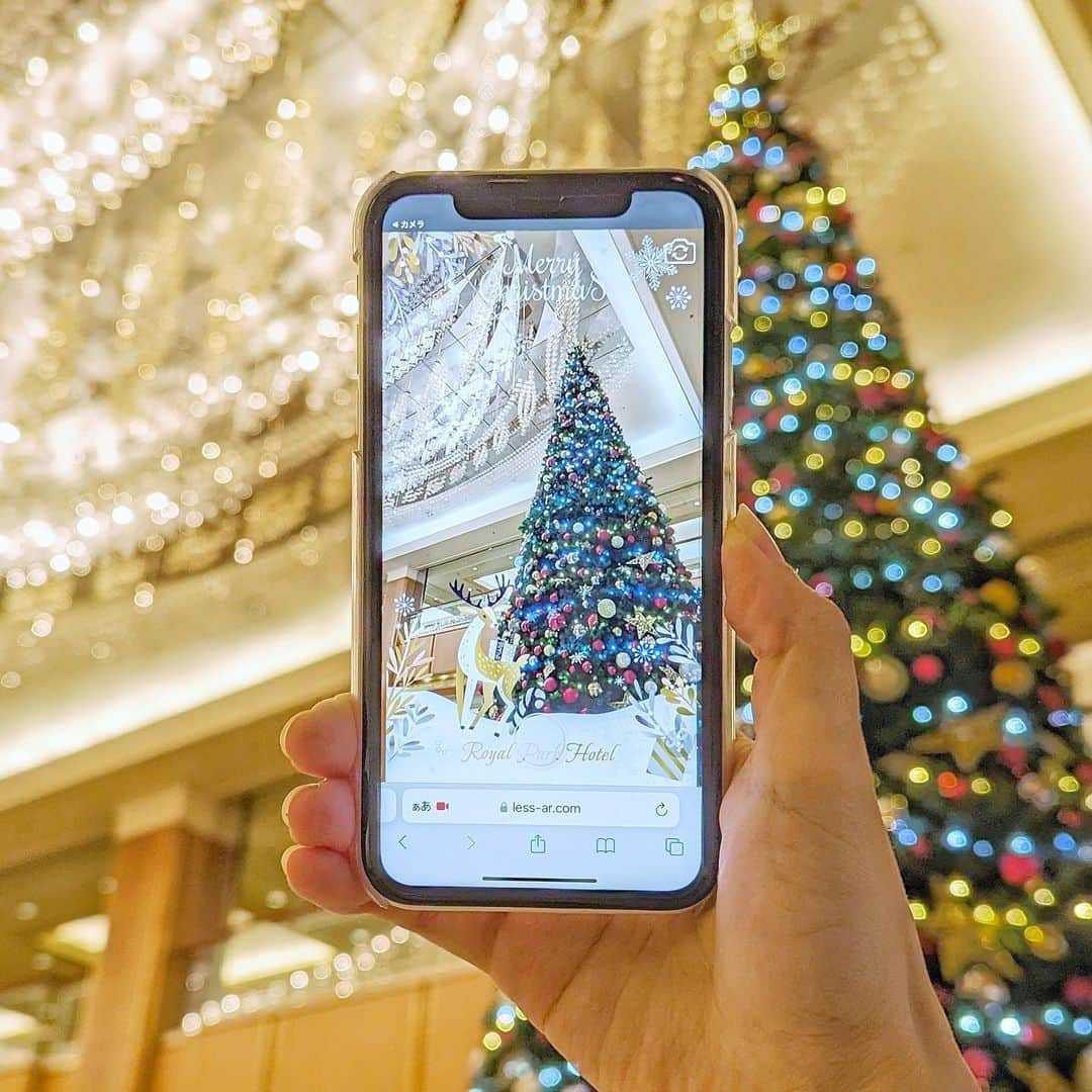 ロイヤルパークホテルさんのインスタグラム写真 - (ロイヤルパークホテルInstagram)「⁡ ＼ オリジナルフォトフレームで、クリスマス撮影を楽しもう！／ ロイヤルパークホテルでは、12月25日(月)までの期間、ホテルオリジナルの“動く”フォトフレームをお楽しみいただけます🎄 可愛らしいトナカイのフレームなど、シーンに合わせて選べる全3種類のフレームがラインナップ♪思い出に残る1枚を撮影いただけます✨ 1F ロビーのメインツリー横にご案内を用意しておりますので、ご来館の際はぜひお立ち寄りください。 ⁡ ＼ Enjoy Christmas photos with original frames! / At Royal Park Hotel, you can enjoy the hotel's original "moving" photo frames until Monday, December 25th🎄 There are 3 frames available to choose from depending on the scene, including a cute reindeer frame♪ You can take beautiful photos that will last a lifetime✨ Information is available next to the main Christmas tree in the 1F lobby, so please stop by on your next visit. ⁡ ⁡ #ロイヤルパークホテル #ロイヤルパークホテル水天宮 #royalparkhotel」11月27日 20時04分 - royalparkhotel.tokyo