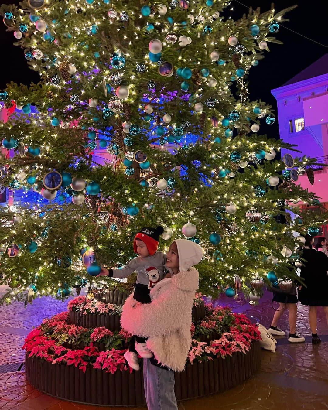 安中芙美さんのインスタグラム写真 - (安中芙美Instagram)「TOKYO trip🚃 ディズニー前日はイクスピアリで遊んでた🥂🐭 ツリーたくさん見れて嬉しいね🌲 やっとクリスマスを理解したから 今年は楽しめそうで楽しみ✨」11月27日 20時15分 - fumitwinsworld