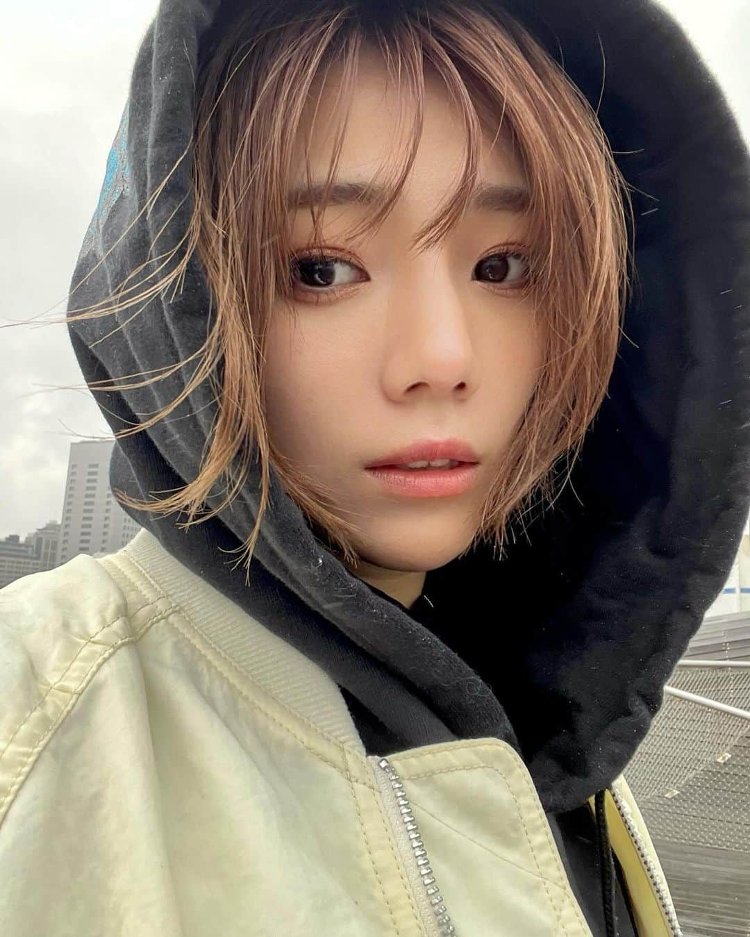 大川成美さんのインスタグラム写真 - (大川成美Instagram)「雨で傘をどこかに忘れた日。 最近、寒いね🙂✨」11月27日 20時10分 - naru_coco