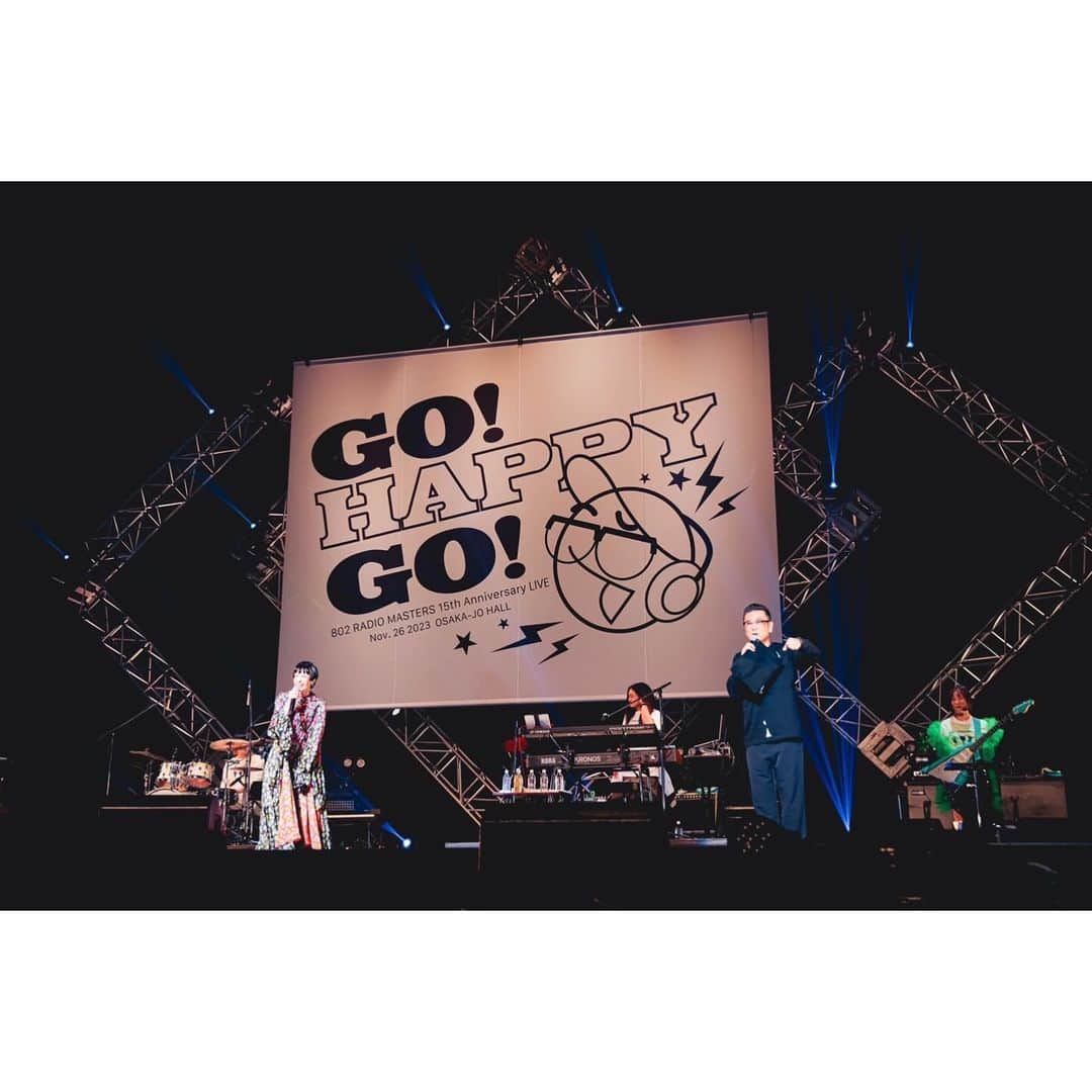 木村カエラさんのインスタグラム写真 - (木村カエラInstagram)「802 RADIO MASTERS 15th Anniversary LIVE〜GO! HAPPY GO!〜 2023.11.27@大阪城ホール  ヒロトさん(@djhirotonakajima ) 55歳のお誕生日&RADIO MASTERS15周年おめでとうございます！  [SPECIAL HOUSE BAND] GO!GO!HAPPYバンド リーダー&Ba：ハマ･オカモト（OKAMOTO’S） Key：大樋祐大（SANABAGUN.） Gt：Rei  Dr：岡本啓佑（黒猫チェルシー）  photo by ヨシモリユウナ」11月27日 20時12分 - kaela_official