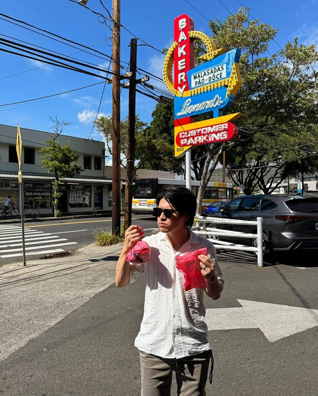 たつやのインスタグラム：「家の隣にできて欲しい🥯」