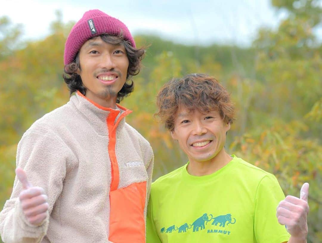 伊東秀和さんのインスタグラム写真 - (伊東秀和Instagram)「. 瀬戸内GALA  Day1 王子ヶ岳のボルダリング体験💫 佐千と美和ちゃんと一緒にゲストクライマーとして、参加者の皆さんを案内しながら一緒の時間を楽しみました☀️ @sachiamma  @miwa_oba  天気にも恵まれて気持ちの良い1日。 時々、自分もデモンストレーションしたりと、一緒にボルダリング！ 毎年、岩の案内やマットなどの準備のサポートありがとうございます。 @rocksclimbinggym  皆さん、初めてチャレンジする岩を前に緊張感が伝わってくる序盤から、徐々に登る楽しさや難しさを経験していく時間。心身の揺れ動きが伝わってきました✨ イベント中、王子ヶ岳では関東や関西からのクライマーの皆さんがツアーで来ていたりと、ジワジワと王子ヶ岳でのボルダリングの魅力が全国に広がってきているのを感じました💫 毎年開催されている瀬戸内でのイベントが形になってきているのを見れたのも嬉しい気持ちになりました。 一緒にセッション。マット貸してくれた皆さん。ありがとうございました。写真を撮ってくれたお二人ありがとうございます📸 @kanamimu @mre_photo_collection #japam #日本 #絶景  #王子ヶ岳  #瀬戸内gala  @omsca_okayama  @camper_inoue_bouldering  @cowsoapcp  @raffinee_orientalbio  @mammut_japan  @a_climbing_jp  @camp1889outdoor」11月27日 20時31分 - hide9a2019