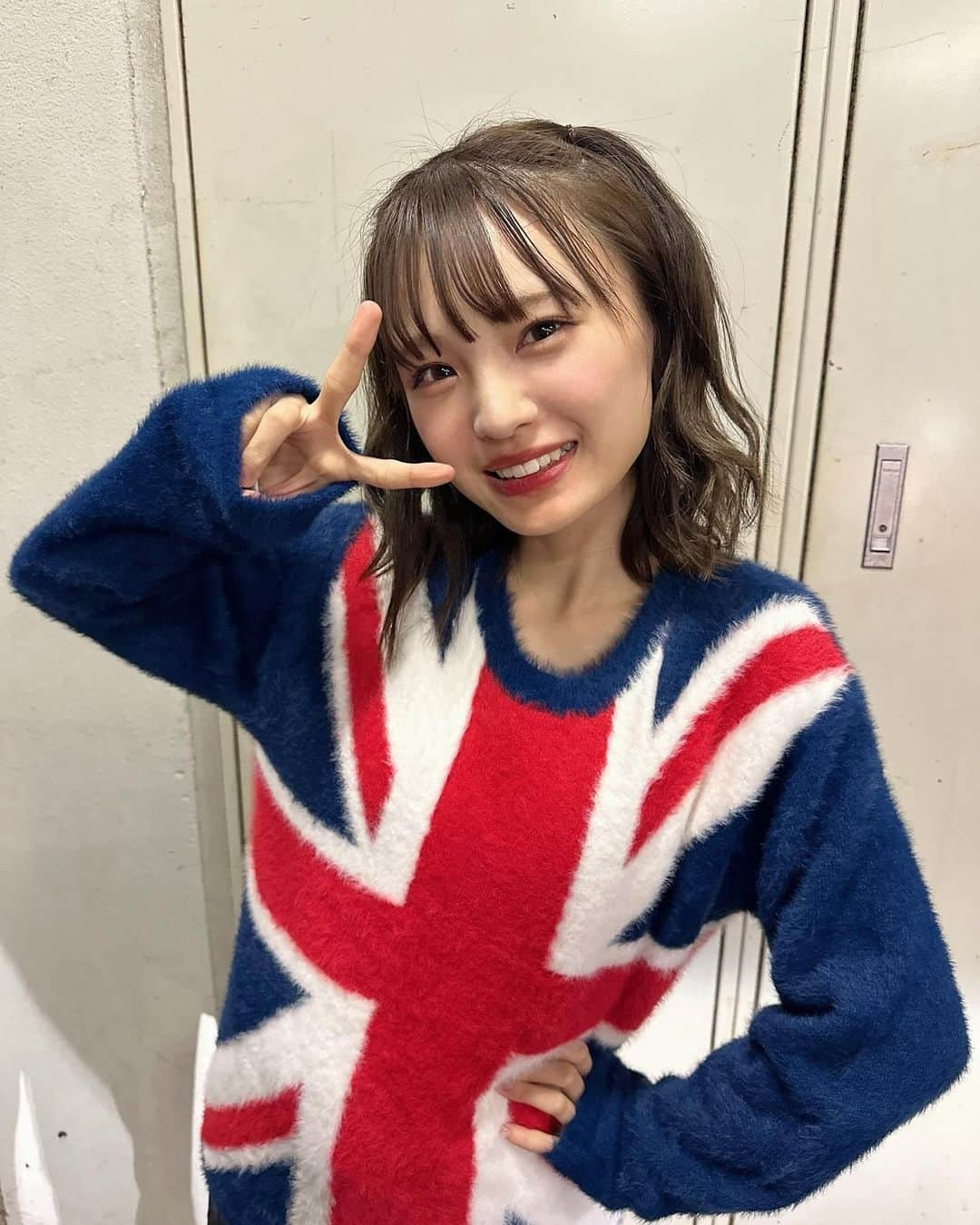 新澤菜央さんのインスタグラム写真 - (新澤菜央Instagram)「ウィンブルドンへ連れて行ってコーデ❤︎  小学5年生くらいの時に愛用してた服にそっくりすぎて見た瞬間買った🇬🇧  #彼女の私服がかわいい #低身長コーデ #156cm #骨格ウェーブ #maryquant #tinajojun #drmartens #イギリス #ロンドン #ウィンブルドン #テニス部 #アイドル #私服 #code #ootd」11月27日 20時35分 - _shinshin_48