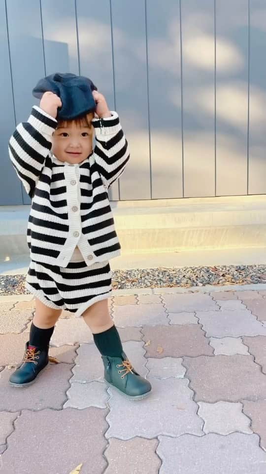 Kozue Kawabeのインスタグラム：「帽子、セットアップ/shien ブーツ/西松屋  プチプラで可愛い服沢山あるから、休みの日のコーデが楽しみ♡いつまで着せ替え人形ごっこさせてもらえるかな🤣  #2歳 #2歳男の子 #親バカ #親バカ部 #むすこーで #子供服 #子供のいる暮らし #shien #プチプラコーデ #西松屋 #西松屋#子供服コーデ #イヤイヤ期 #ママと繋がりたい #ワーママ」