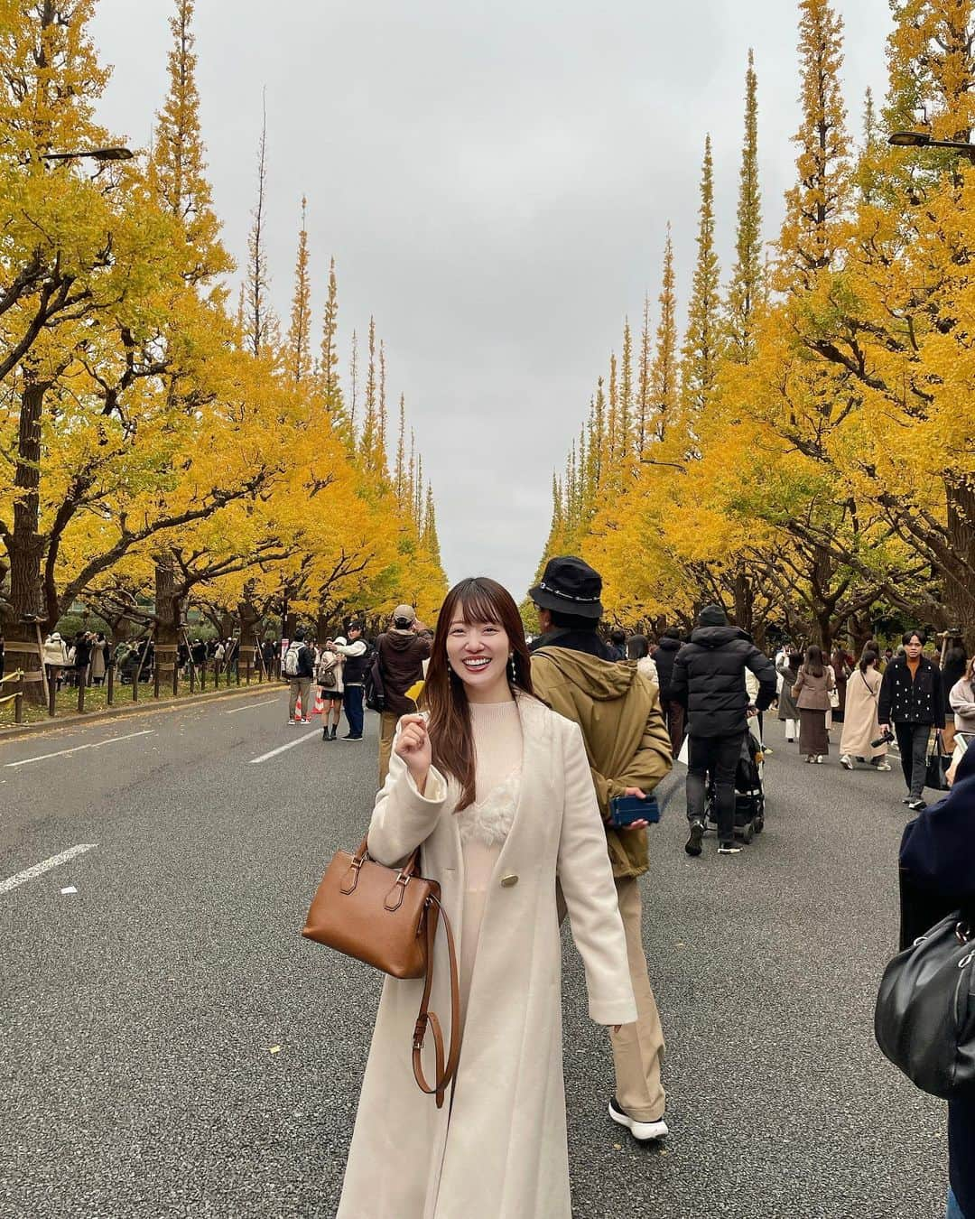 原直子さんのインスタグラム写真 - (原直子Instagram)「先日の東京🗼 明治神宮外苑のイチョウ並木がちょうど見頃でした  春の桜一色も好きだけど色んな色が混ざり合う秋の色もいいですね  #明治神宮外苑  #外苑前いちょう並木  #イチョウ並木」11月27日 20時57分 - naoko_15_hara