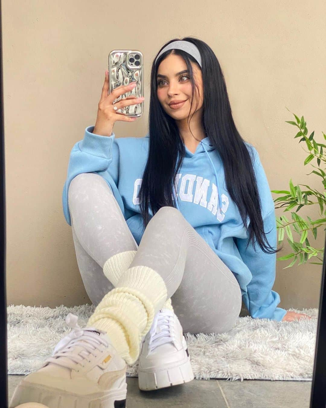 SHEINさんのインスタグラム写真 - (SHEINInstagram)「@isisgomez__ is so bb girl in our baby blue DAZY hoodie 💙😍  🔎 22201626  #SHEIN #SHEINforAll #SHEINstyle #fashion #chic」11月27日 21時00分 - sheinofficial