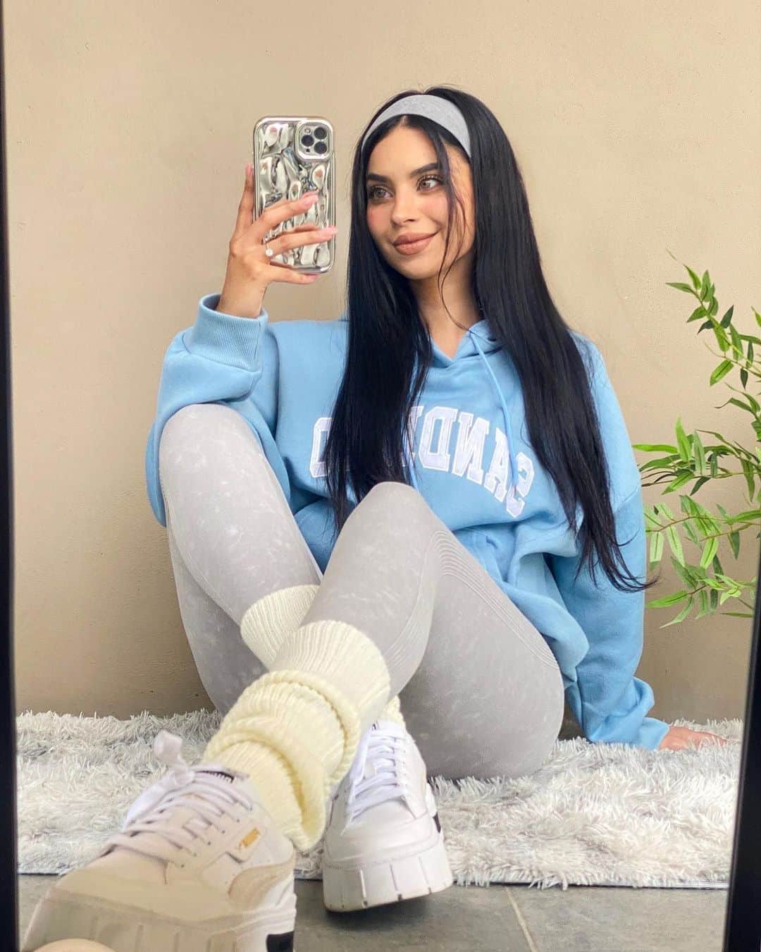 SHEINのインスタグラム：「@isisgomez__ is so bb girl in our baby blue DAZY hoodie 💙😍  🔎 22201626  #SHEIN #SHEINforAll #SHEINstyle #fashion #chic」