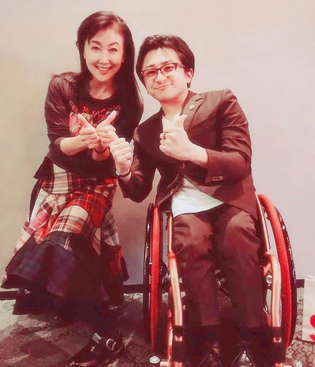 東ちづるのインスタグラム：「タイトルはカタイが、おもしろいですよ！ ぜひご参加くださいね(平日の午前中ですが、、、)  東京都MICEシンポジウム(第1回)  第１部　《10:15〜11:30》　  「日本に求められるユニバーサルデザイン ～4,000万人市場を生む反転戦略～」 株式会社ミライロ　代表取締役社長 　垣内 俊哉　  「世界脳性まひの日 Warm Green Day ～新プロジェクトの気づきと希望～」 俳優／一般社団法人Get in touch　代表　東 ちづる　  令和5年12月12日(火)　10:15-12:15 受付開始：9:30〜 東京国立博物館 平成館 大講堂 東京都台東区上野公園13-9  無料 申し込み制 12月7日（木）17:00 締め切り」