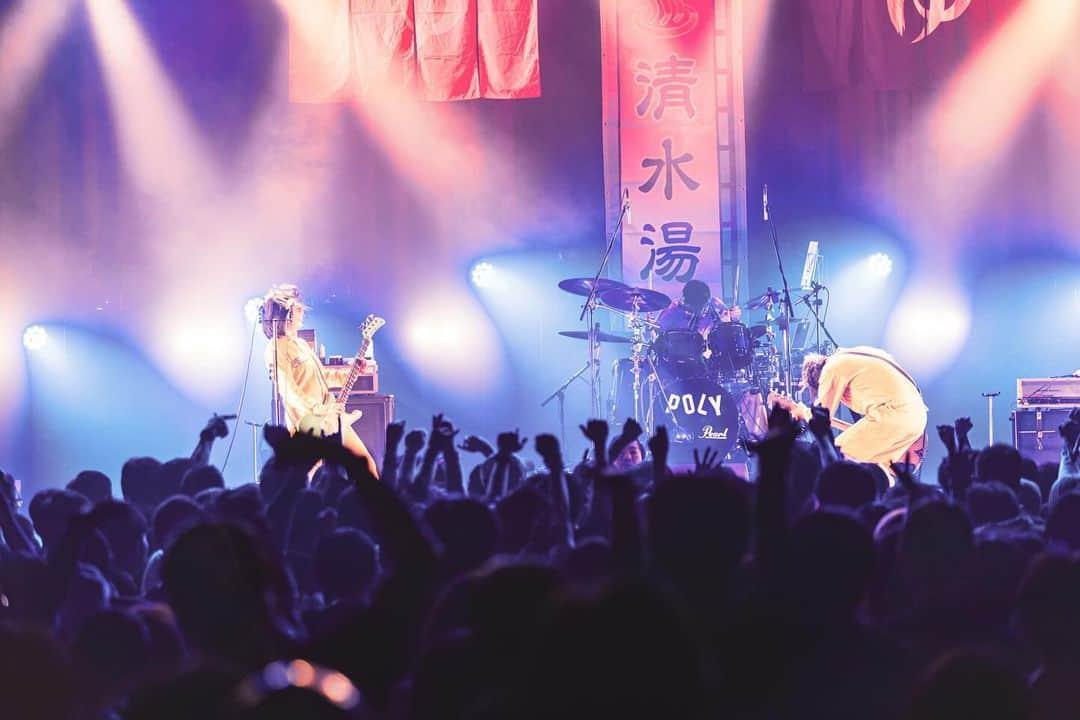 POLYSICSさんのインスタグラム写真 - (POLYSICSInstagram)「GORILLA HALL OSAKA 「TAKE A BATH !!! 〜清水音泉開湯20周年〜」  Photo by 雷 @nameless4645_   #polysics」11月27日 21時12分 - polysics_official