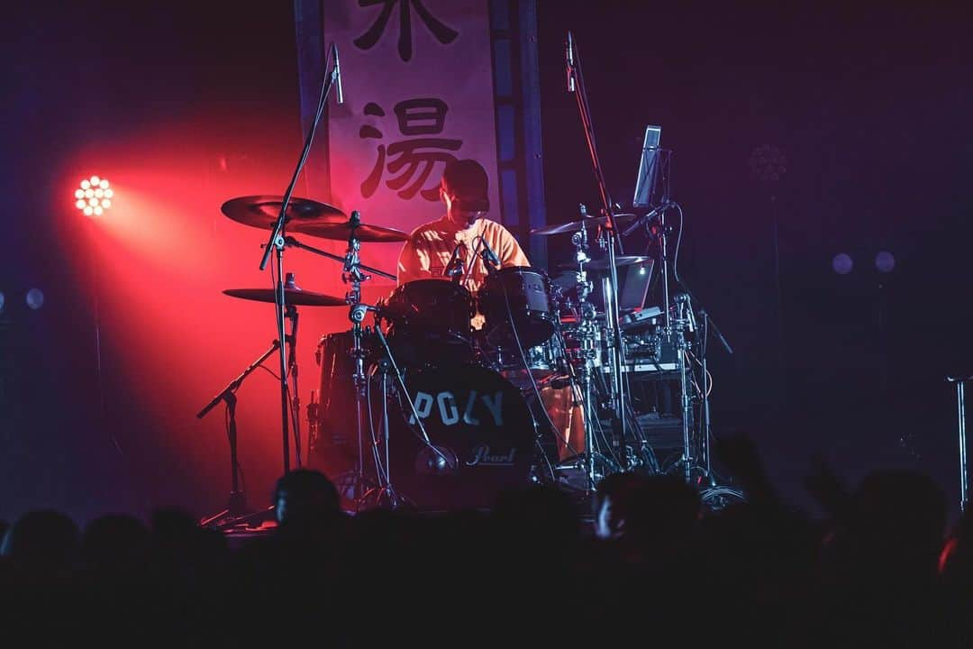 POLYSICSさんのインスタグラム写真 - (POLYSICSInstagram)「GORILLA HALL OSAKA 「TAKE A BATH !!! 〜清水音泉開湯20周年〜」  Photo by 雷 @nameless4645_   #polysics」11月27日 21時12分 - polysics_official