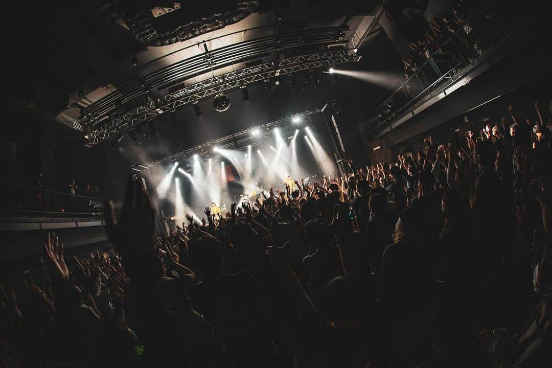 POLYSICSのインスタグラム：「GORILLA HALL OSAKA 「TAKE A BATH !!! 〜清水音泉開湯20周年〜」  Photo by 雷 @nameless4645_   #polysics」