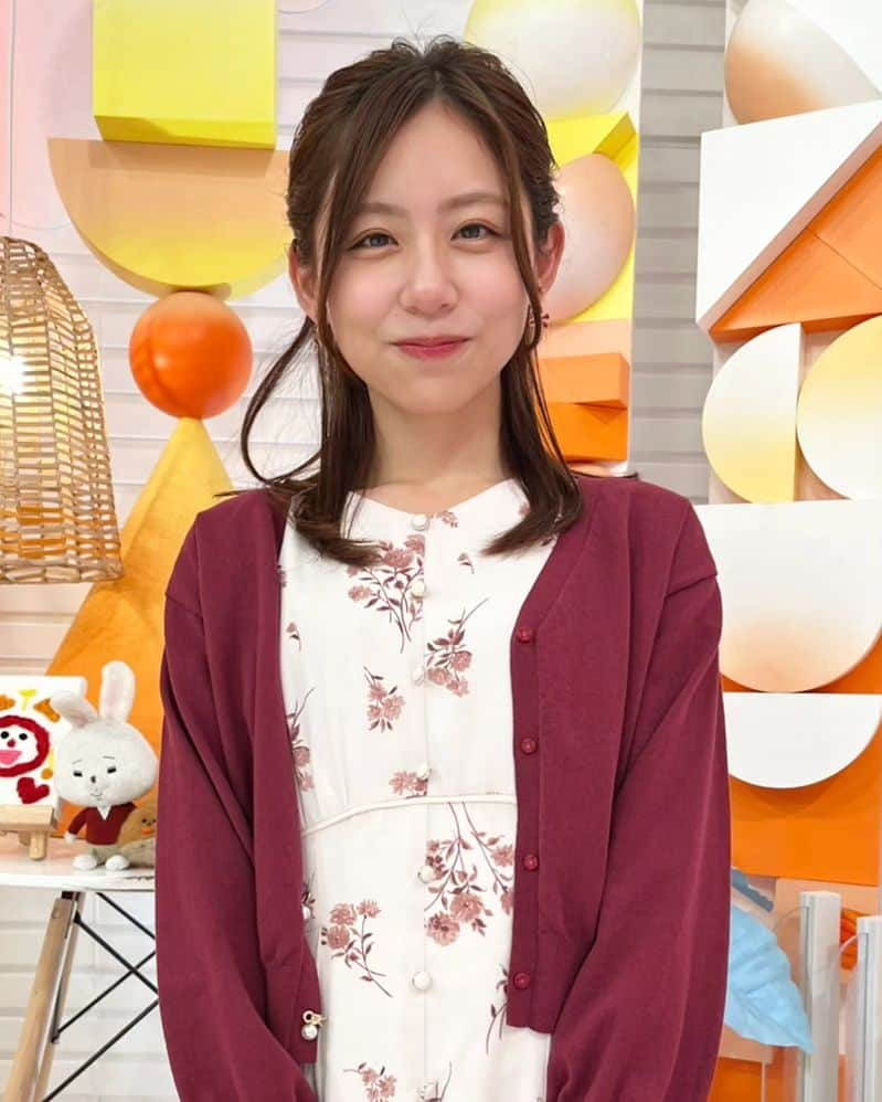 フジテレビ「めざましテレビ」さんのインスタグラム写真 - (フジテレビ「めざましテレビ」Instagram)「小山内です🎶  最近、空気が乾燥しているのを すごく感じます💦  加湿器はこの時期欠かせませんね！  あとはうっかり口を開けて寝ないように注意です🫢  #小山内鈴奈 #めざましテレビ」11月27日 21時13分 - mezamashi.tv