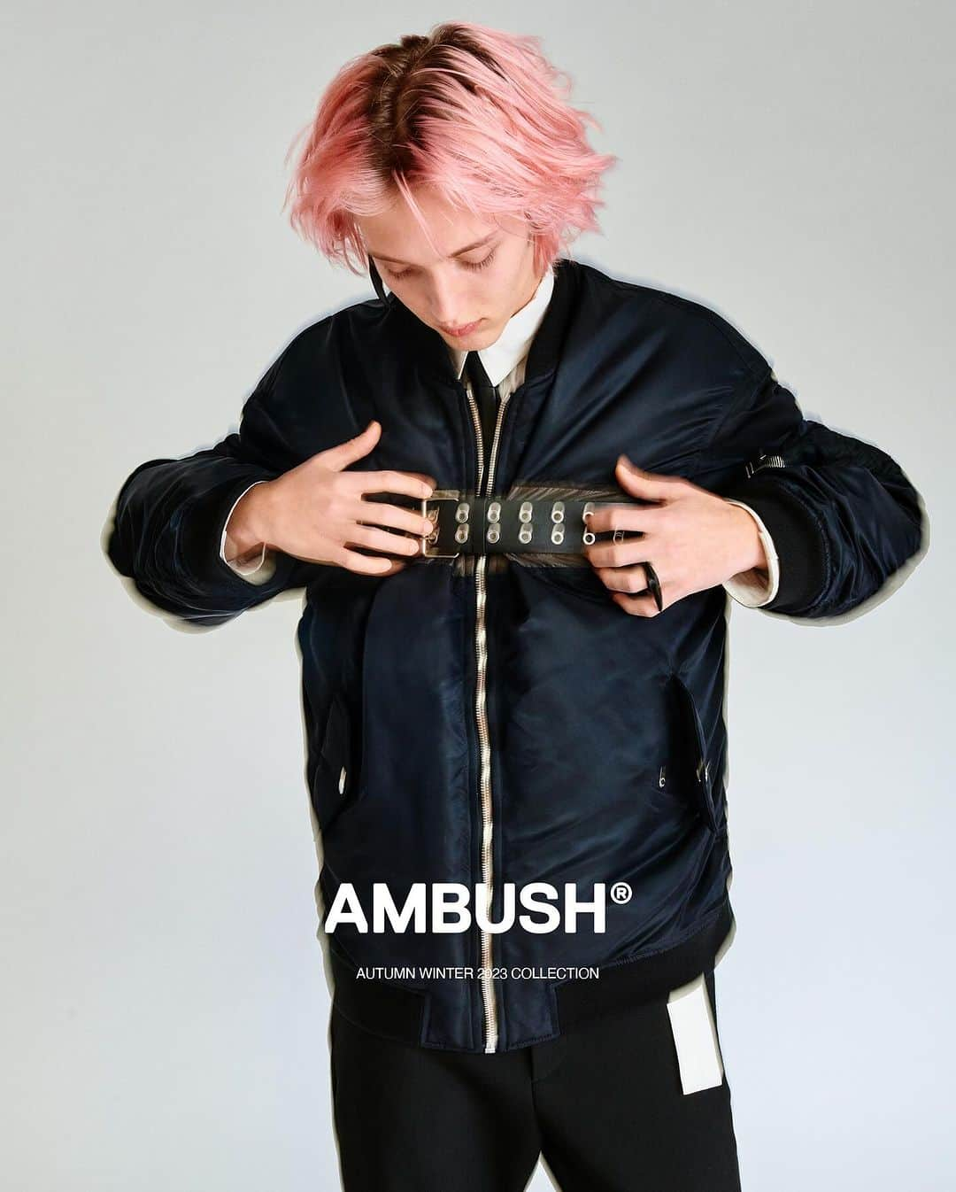 AMBUSHさんのインスタグラム写真 - (AMBUSHInstagram)「Utilitarian bomber jackets with quintessential #AMBUSH belt detail and Cropped moto-jackets are a staple for the AW2023 season.   Find the latest styles at our WEBSHOP and WORKSHOP」11月27日 21時23分 - ambush_official