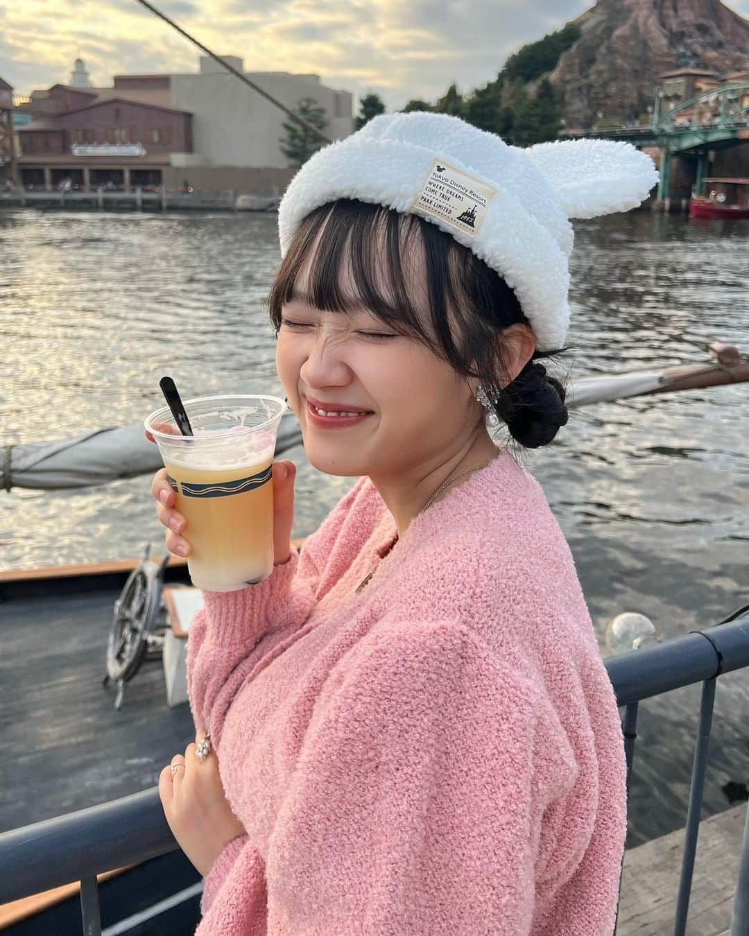 奥村梨穂さんのインスタグラム写真 - (奥村梨穂Instagram)「おどけてまた君が笑ってる。 . . . #disneysea」11月27日 21時38分 - riho_okumura_official