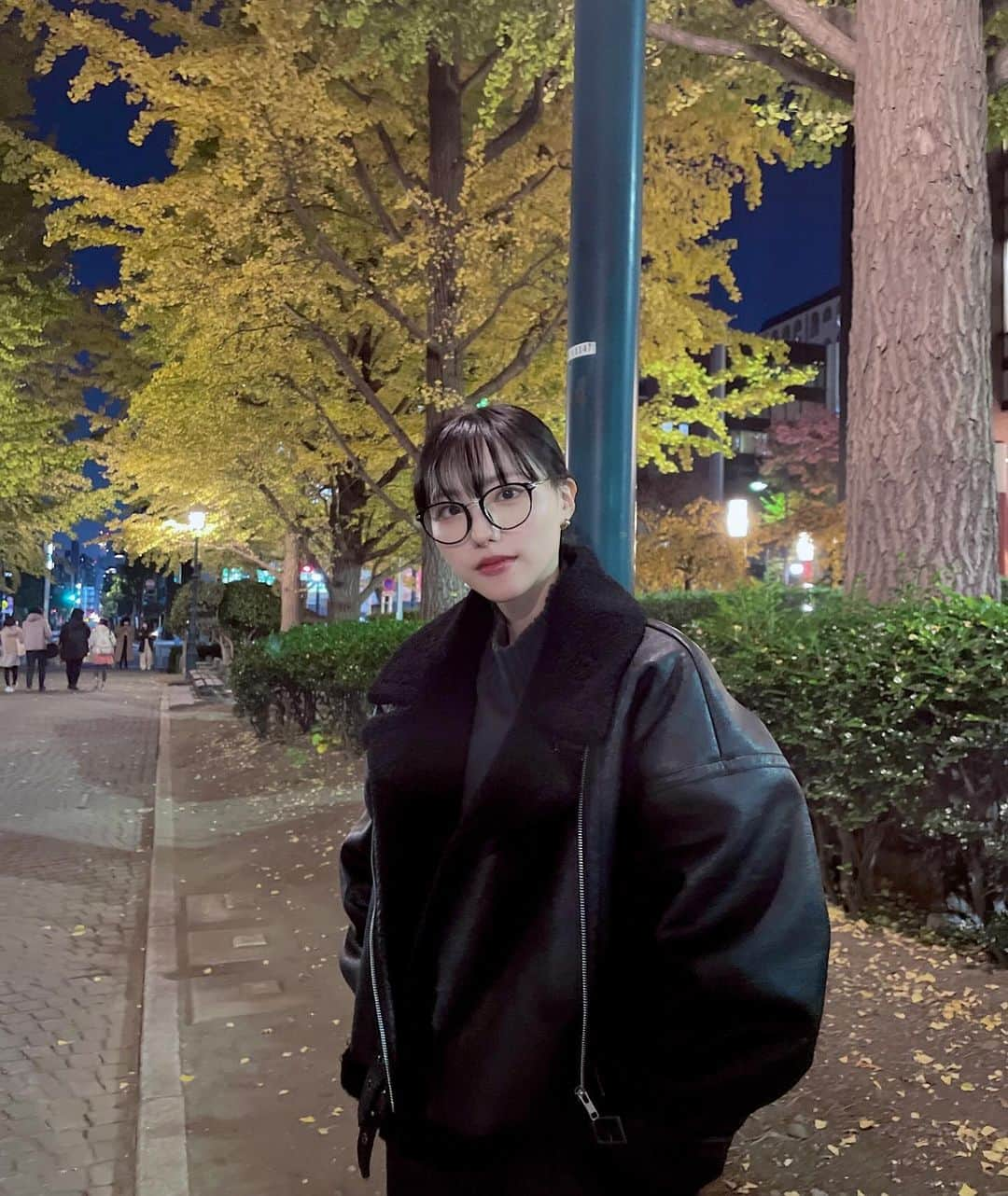 井尻晏菜さんのインスタグラム写真 - (井尻晏菜Instagram)「⁡ ⁡ ⁡ ⁡ 銀杏並木🍁 ⁡ ⁡ 「キレイだね〜」に対して「ね、臭いね」って返事したらしっかりツッコミされました。 ⁡ 関西人の私よりツッコミ上手いな。悔しい。 ⁡ ⁡ ⁡ ⁡ #銀杏並木」11月27日 21時38分 - ijirianna0120