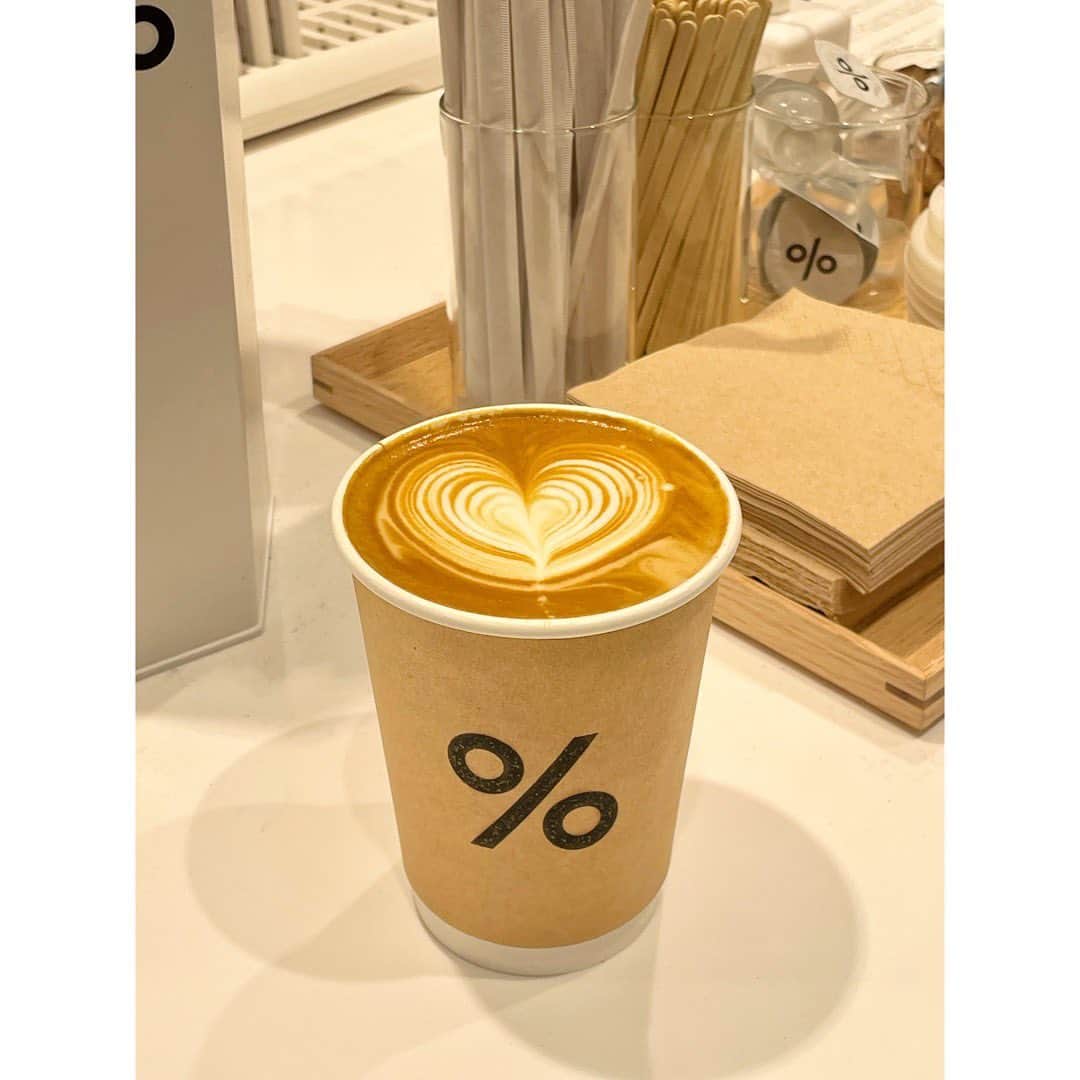 新井乃亜のインスタグラム：「☕️ #arabicatokyo ✨ 早速麻布台ヒルズ行ってきた😄」