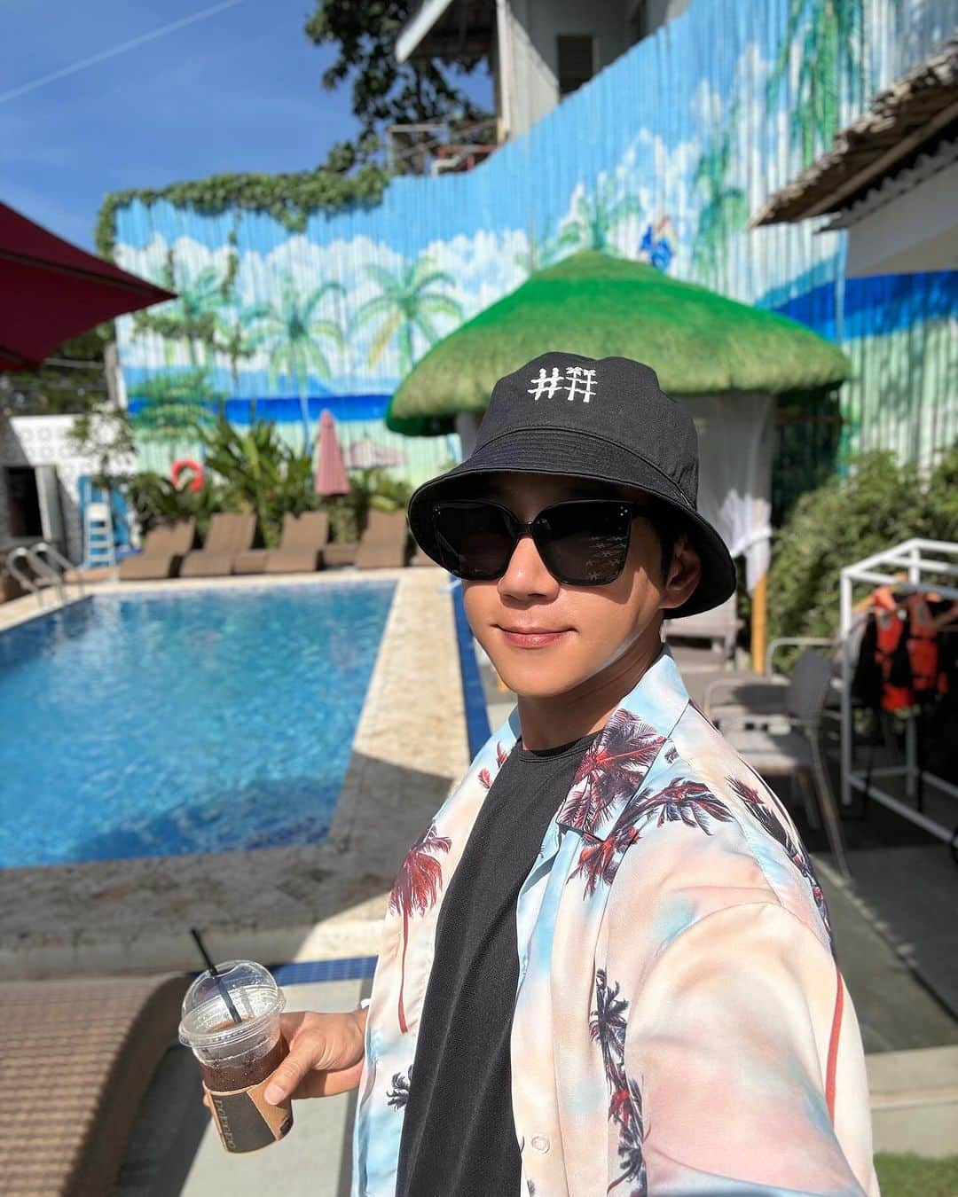 ファン・チヨルさんのインスタグラム写真 - (ファン・チヨルInstagram)「In Cebu #cebu #촬영 #philippines」11月27日 21時52分 - chiyeul7102