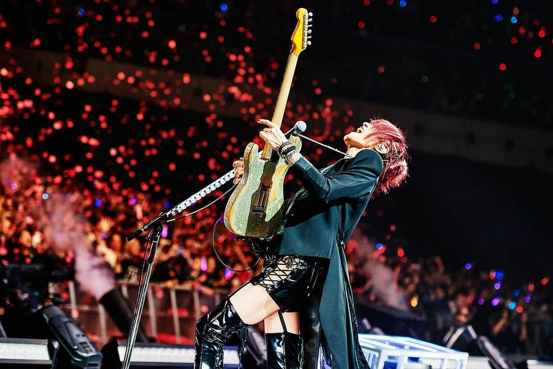 SUGIZOさんのインスタグラム写真 - (SUGIZOInstagram)「In THE LAST ROCKSTARS @ ARIAKE ARENA.  Photo by Keiko TANABE.  #THELASTROCKSTARS #TLRS #YOSHIKI #HYDE #SUGIZO #MIYAVI」11月27日 22時17分 - sugizo_official