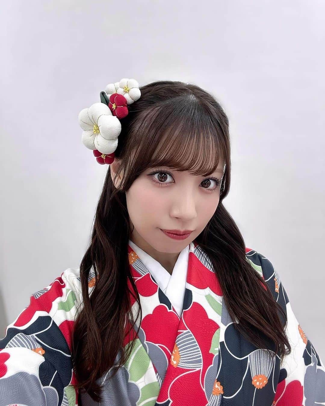 荒井優希のインスタグラム：「😊↔︎😉」